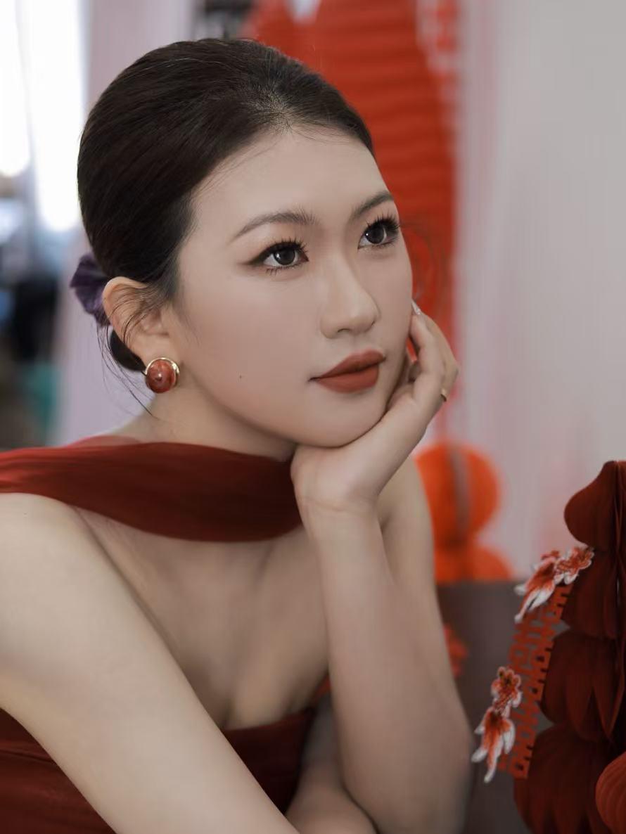 简约大气敬酒服