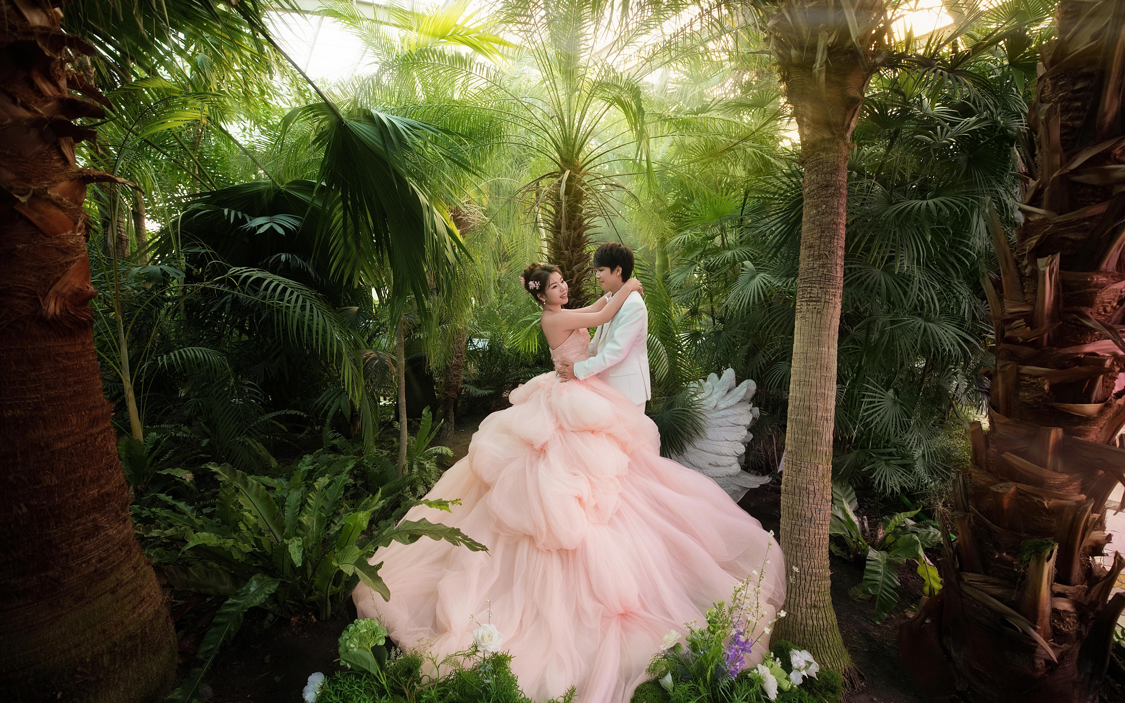 是粉与绿的温柔交织