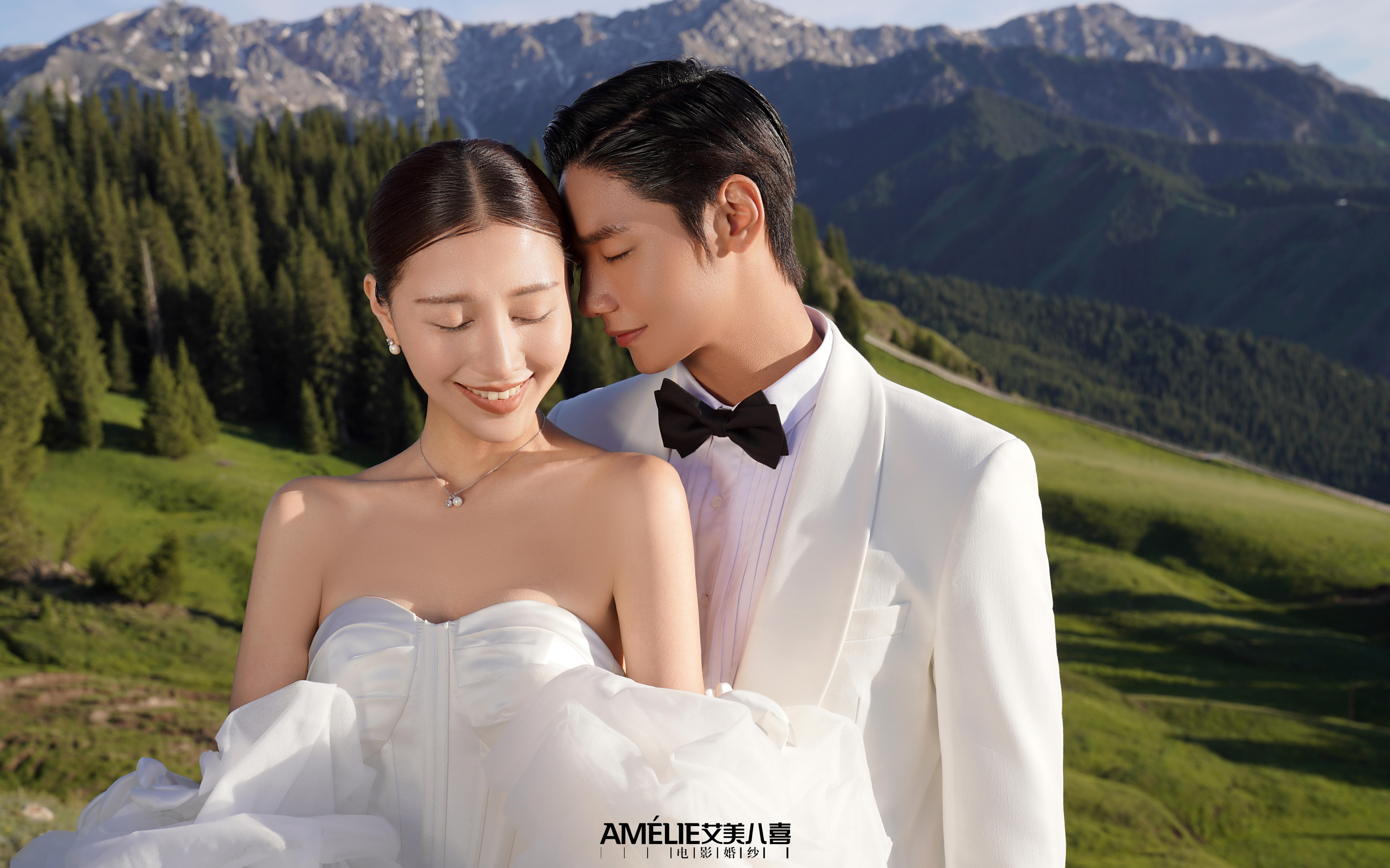 橋鏈韓紗！白裙垂落山水間??