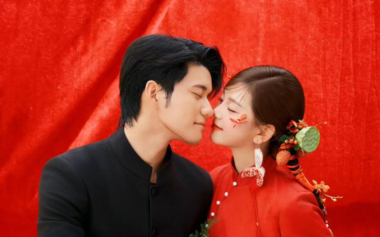 沾著喜氣的新中式婚紗照