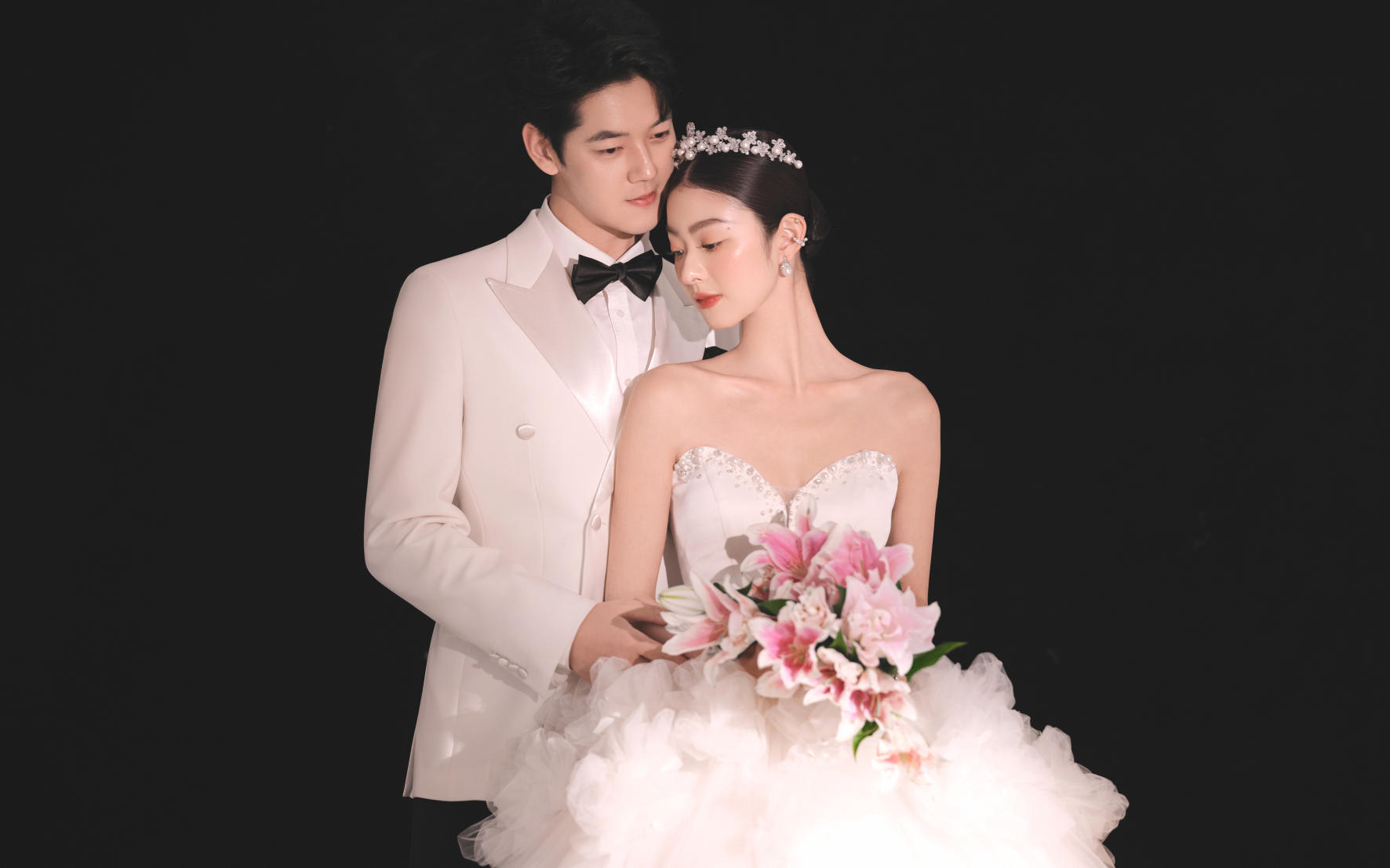 【壹家摄影】把月光和云朵揉进爱情里~