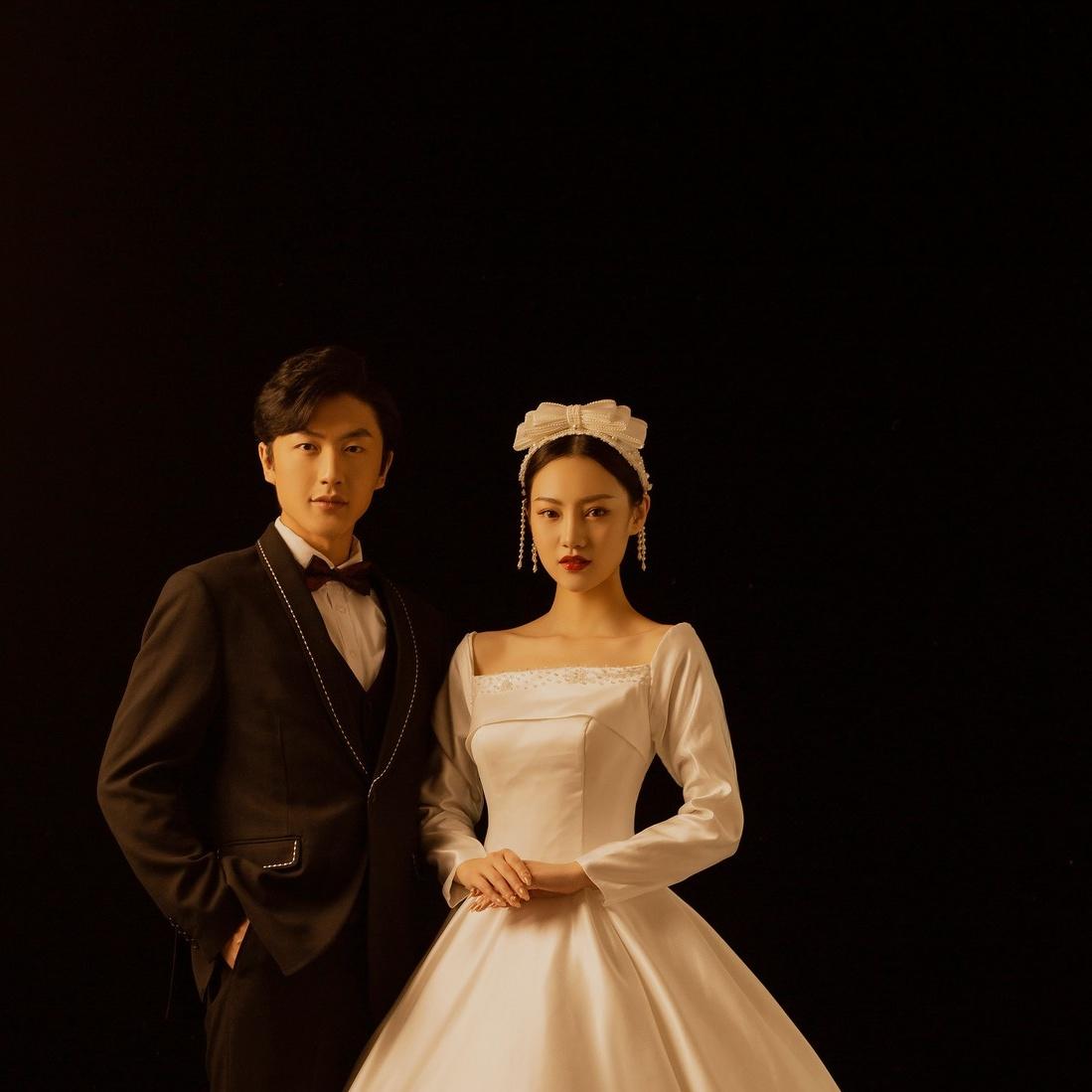 室内光影极简婚纱照【全新分享】