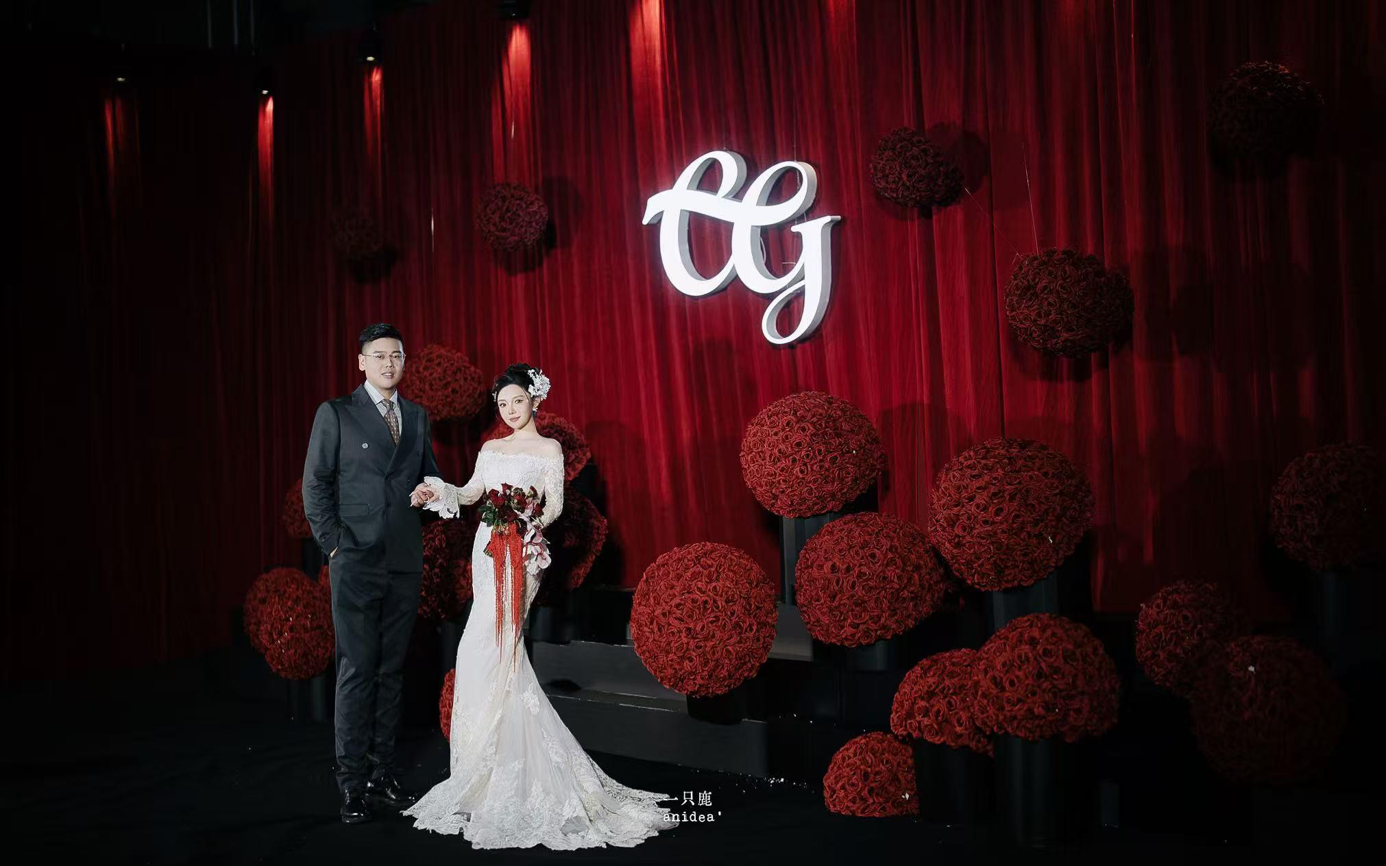 红色系小众风格，彰显个性品味