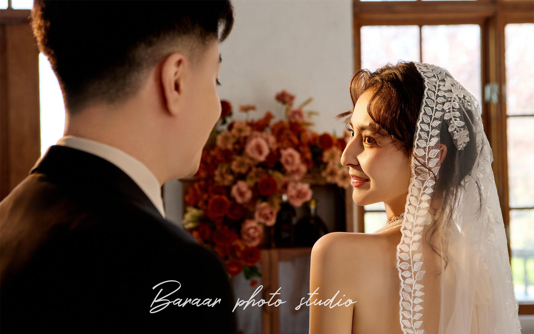 室內(nèi)高級感輕法式婚紗照
