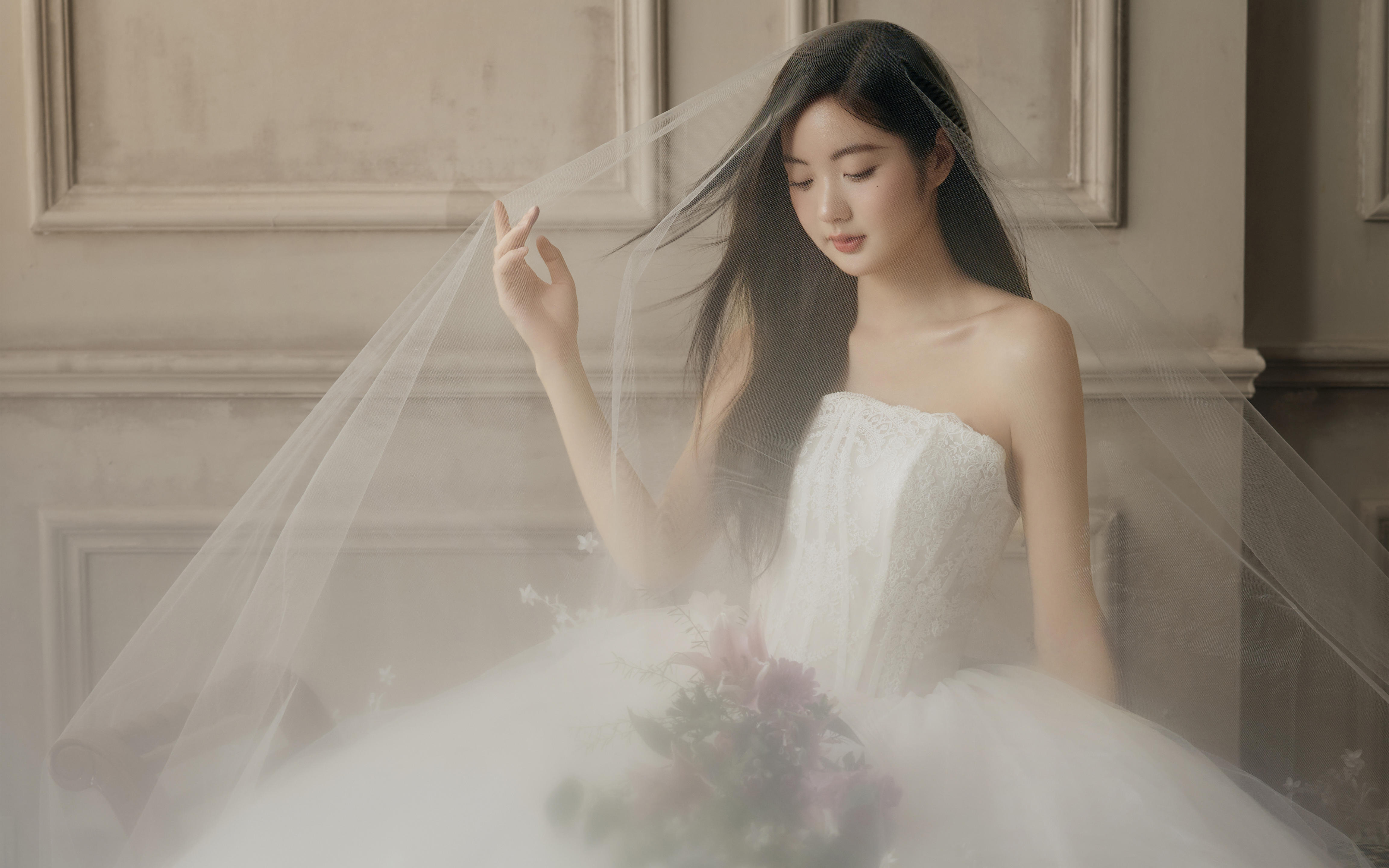 女聲無法拒絕主紗儀式感結(jié)婚照
