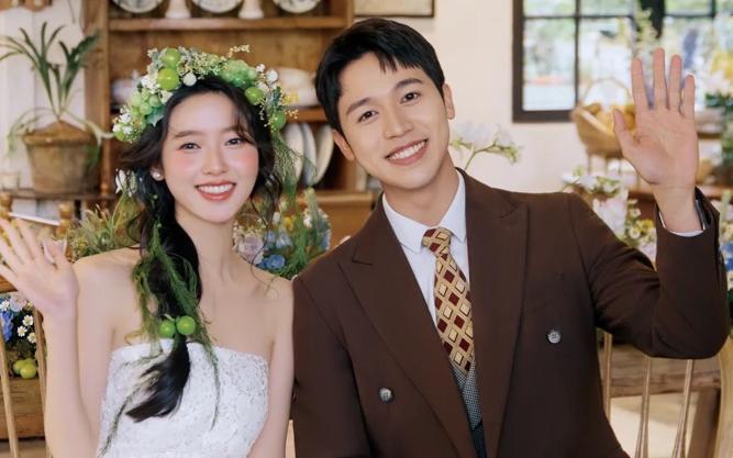 在室內(nèi)就可以拍的森系花房婚紗照