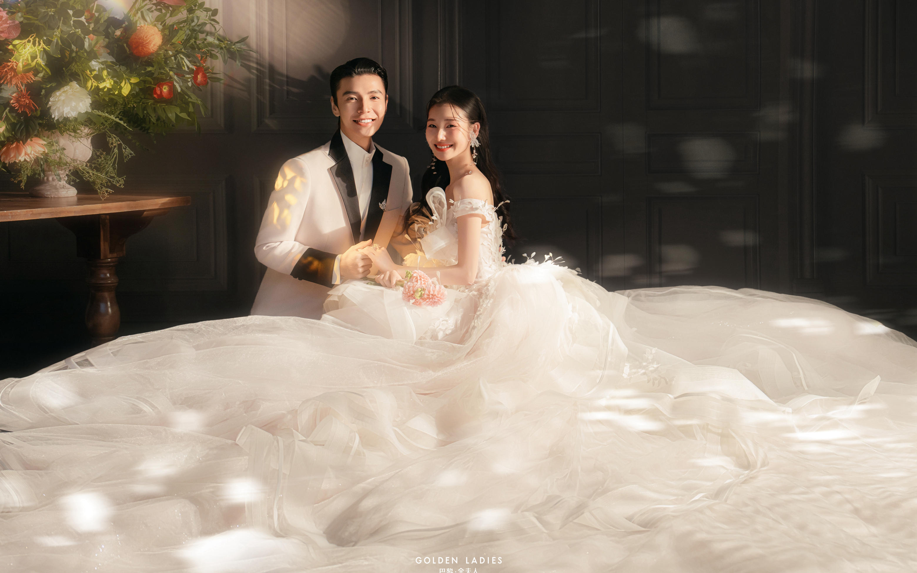 美到窒息的复古光影婚纱照❗张张美得像画报