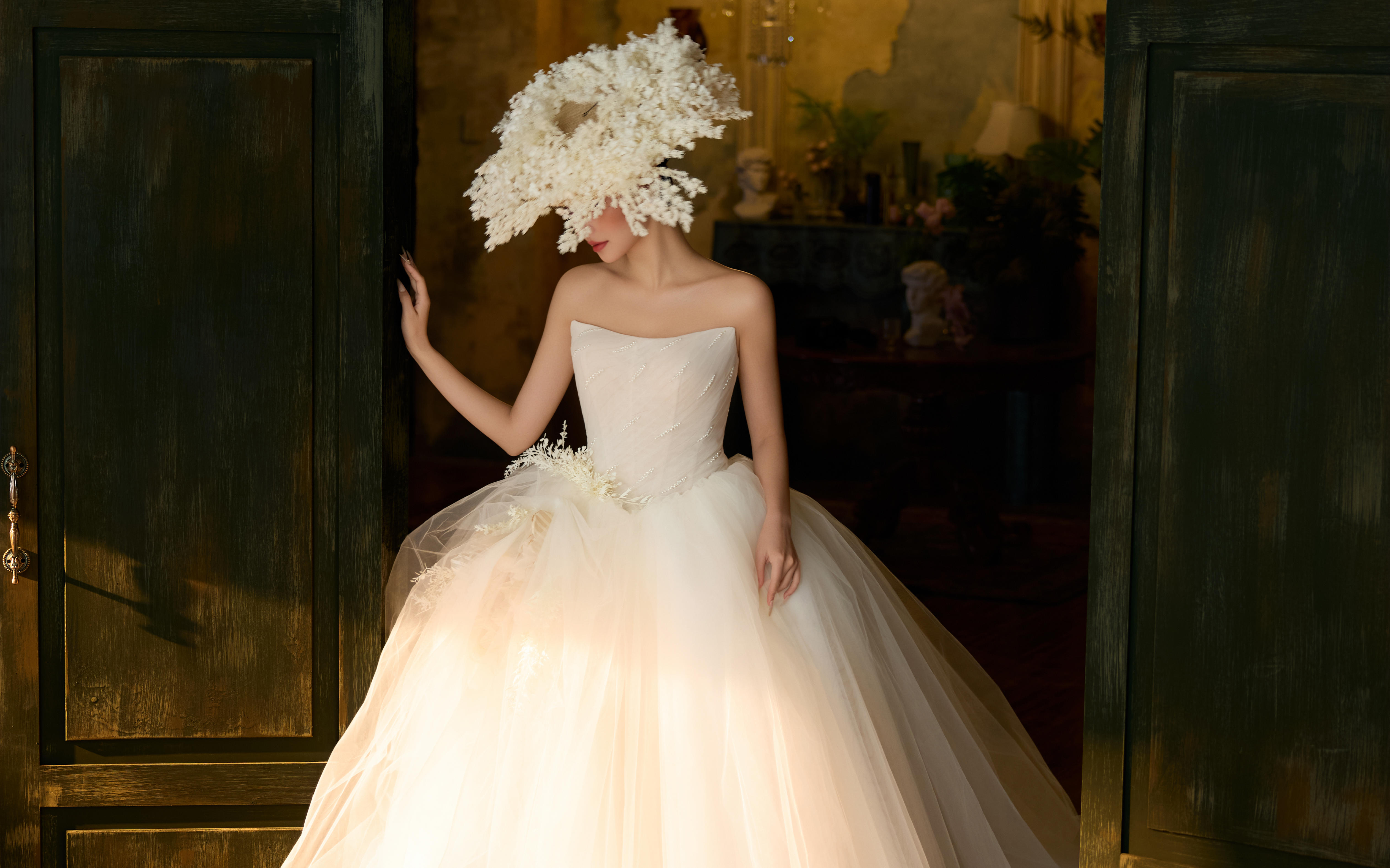 谁能拒绝一组自带柔光滤镜的法式婚纱照啊！✨