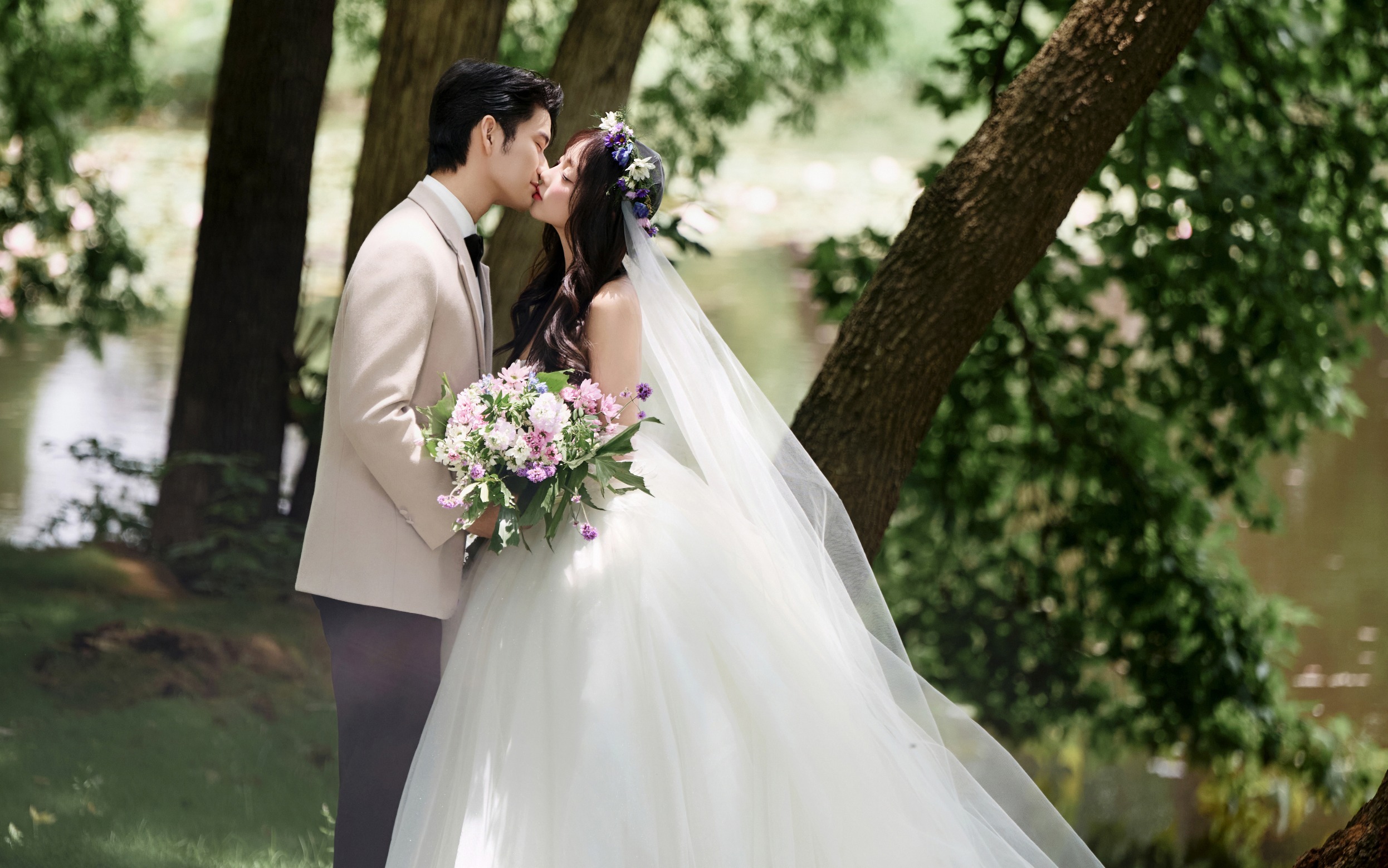浪漫至上🍃温柔又治愈的森系草坪婚纱照~