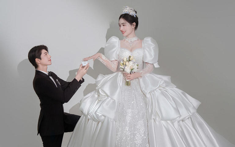 「喜欢的一套极简婚纱照」