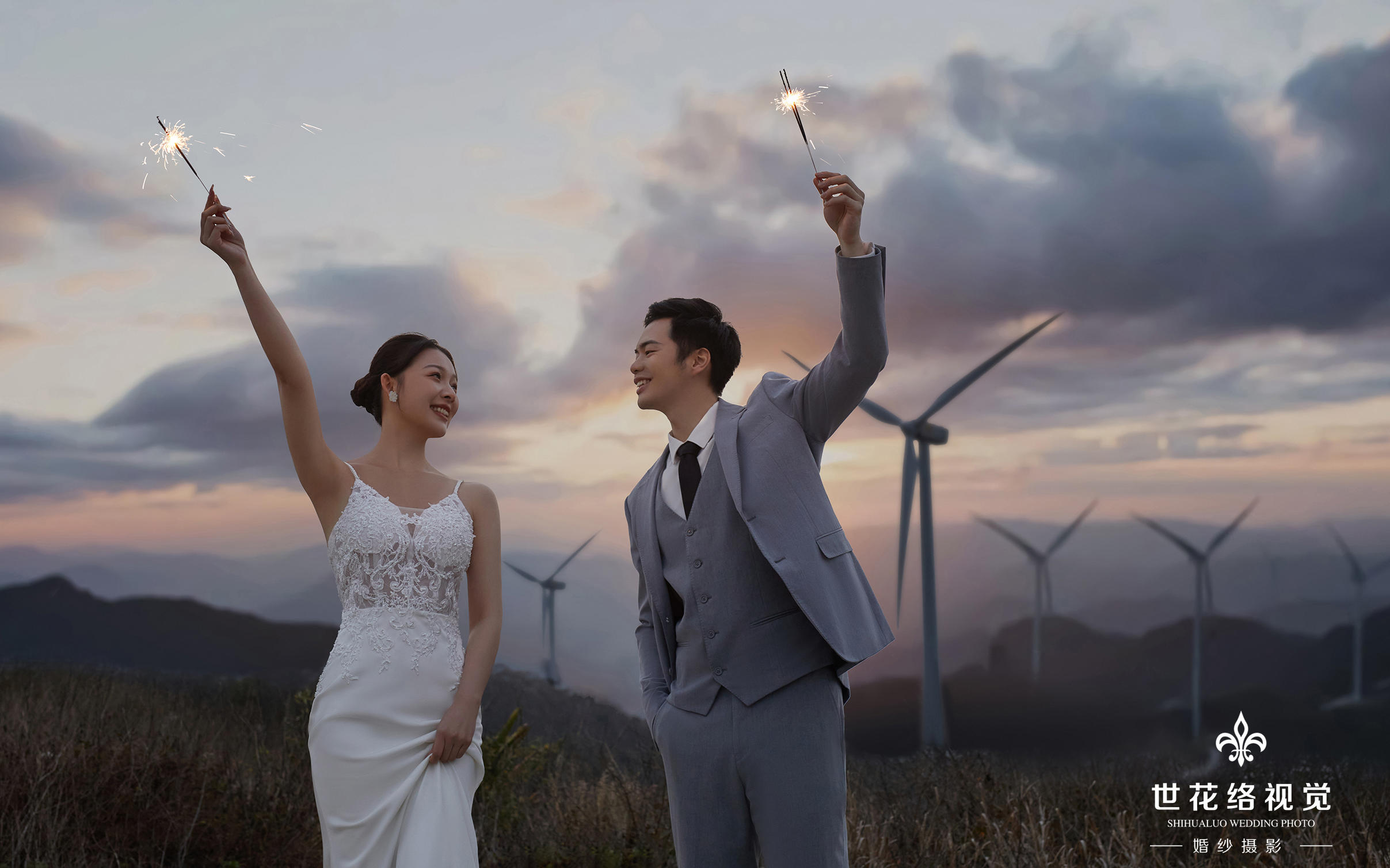 “愛意隨風(fēng)起”浪漫的山頂婚紗照??電影氛