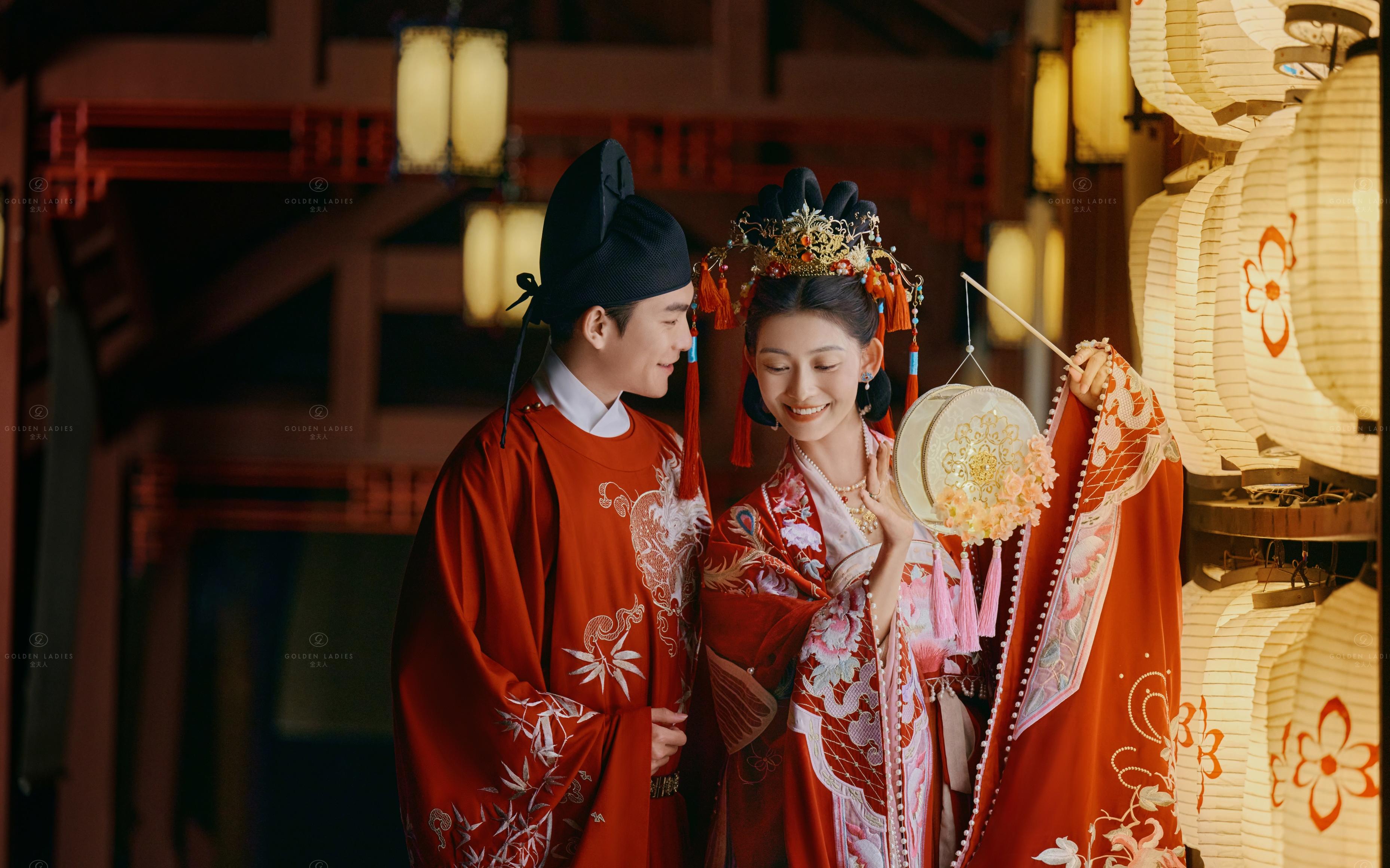 东方美学真的一绝❗️中式汉服园林婚纱照好惊艳