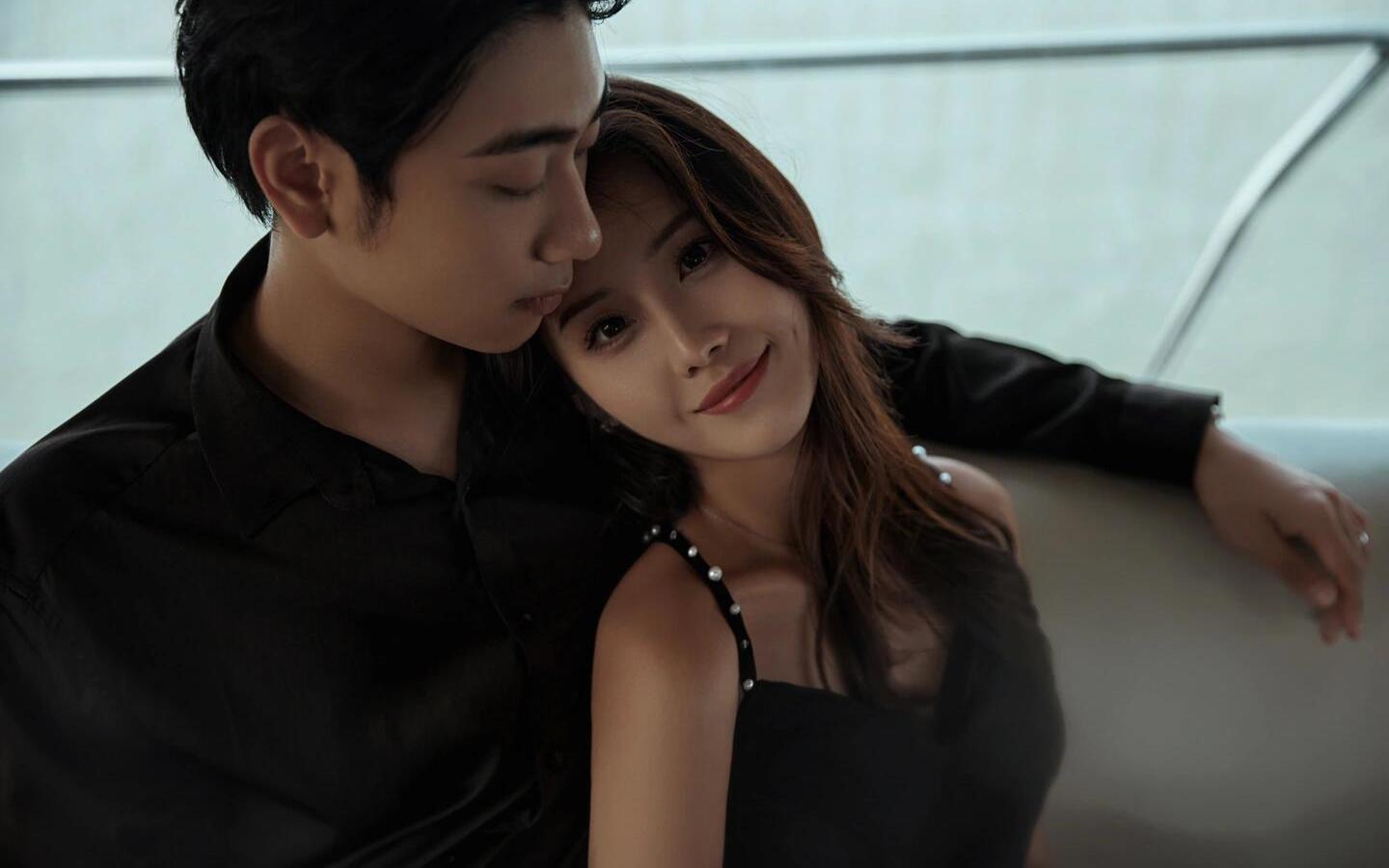 【這組黑色游艇婚紗照太酷了】