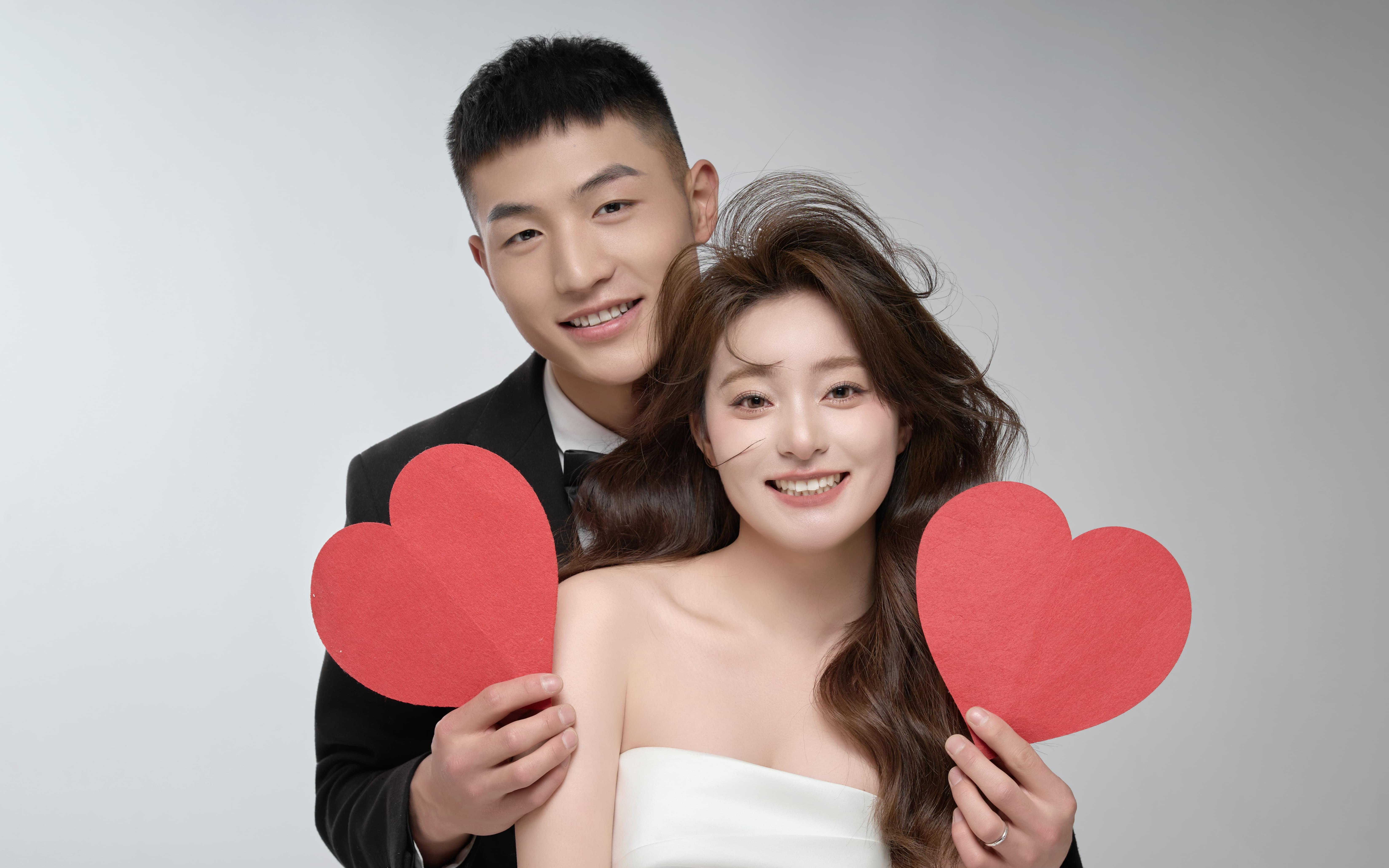 【客片欣赏】室内极简婚纱照