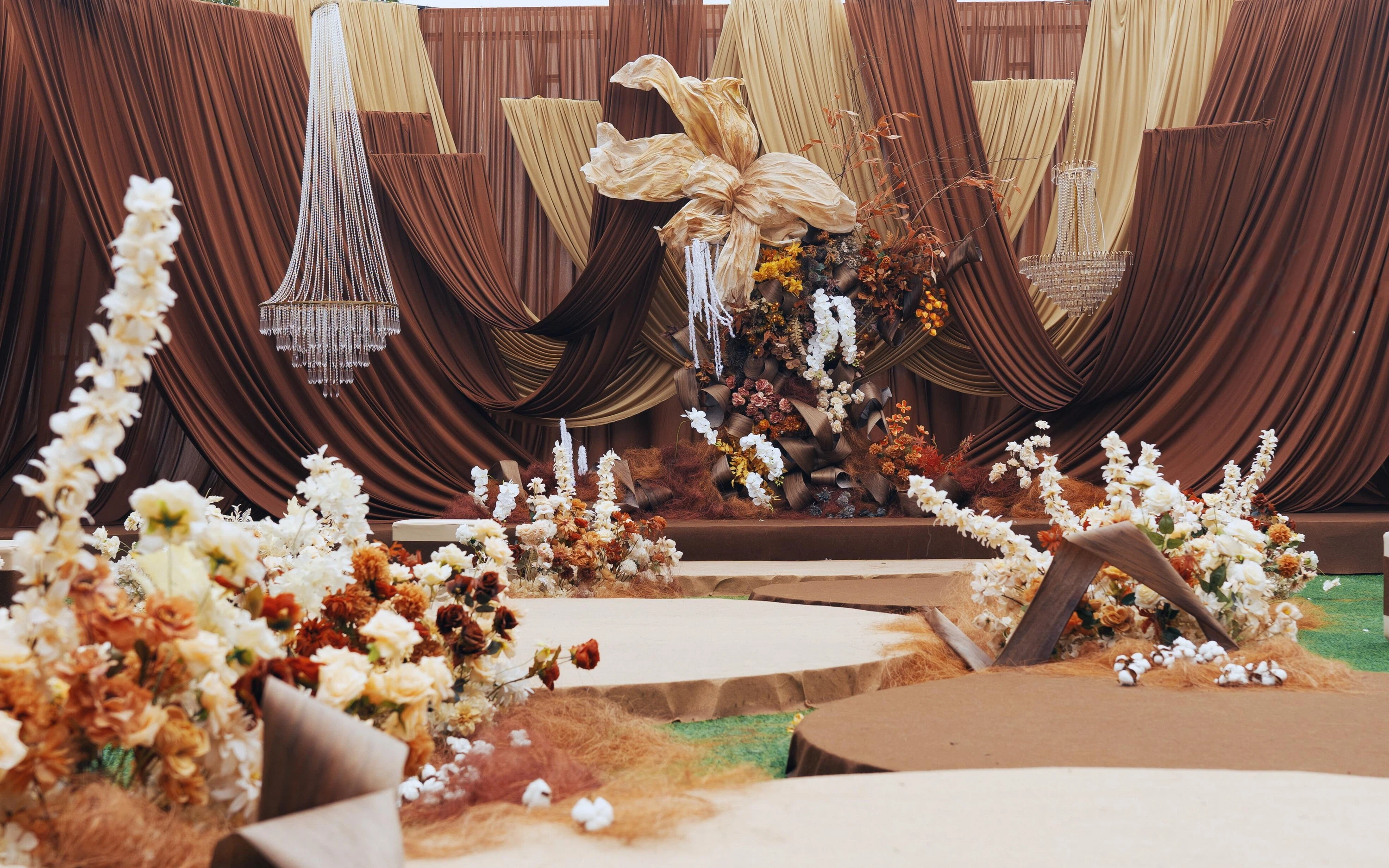 大地色戶外婚禮 質(zhì)樸與高級并存