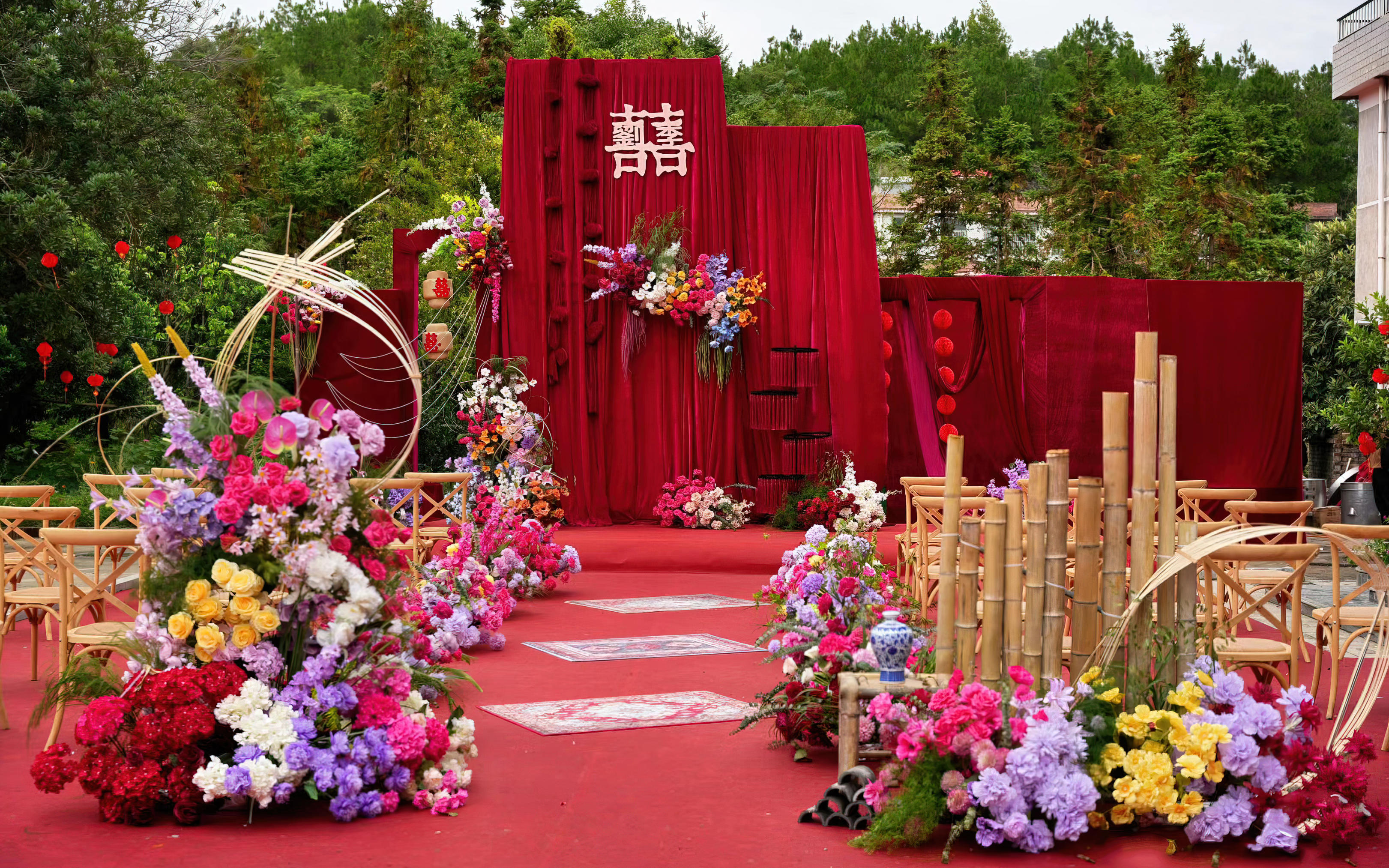农村院子里的一抹喜庆红婚礼，热烈又炙热