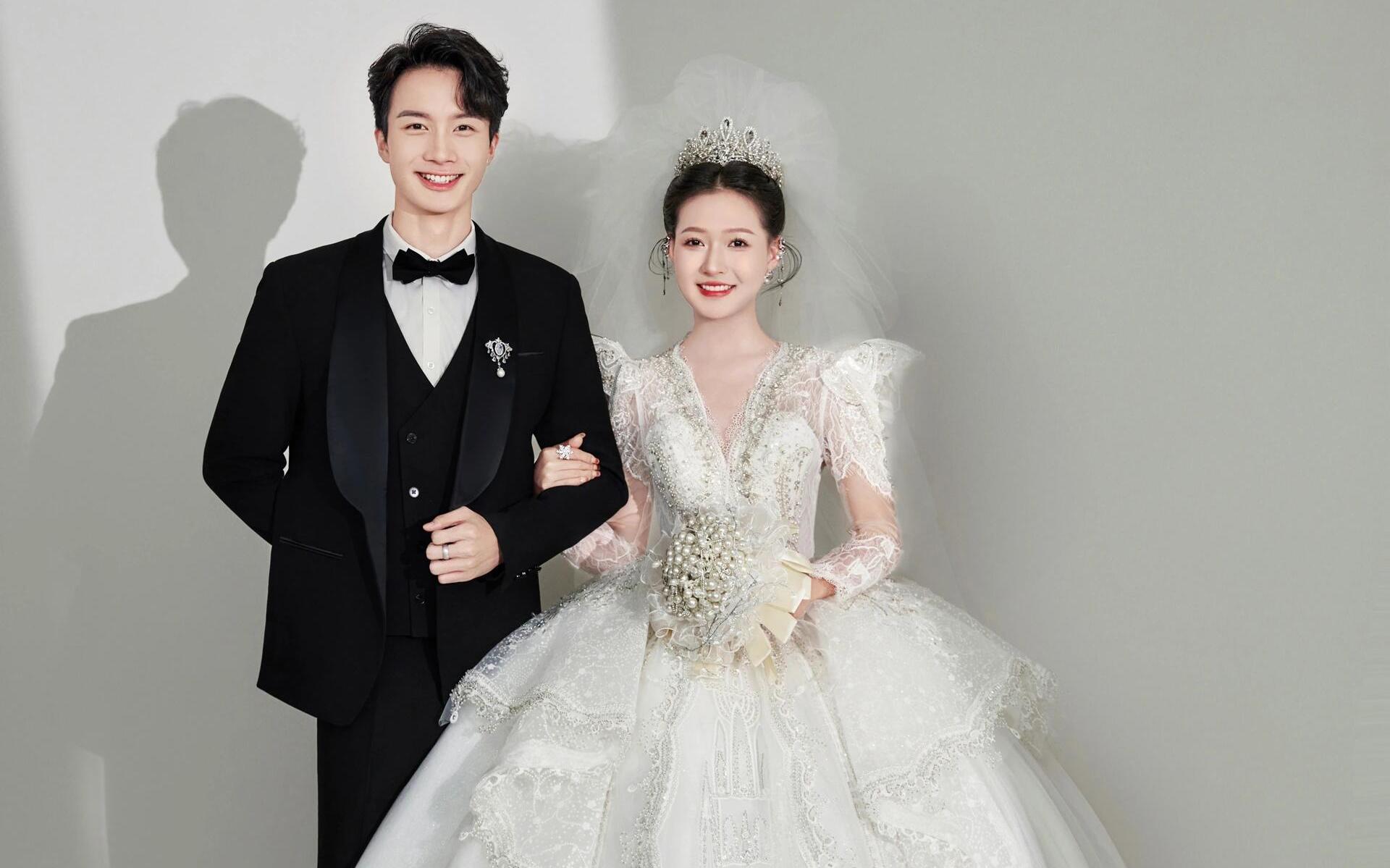 絕絕子??這就是我夢想中的室內(nèi)光影婚紗照 