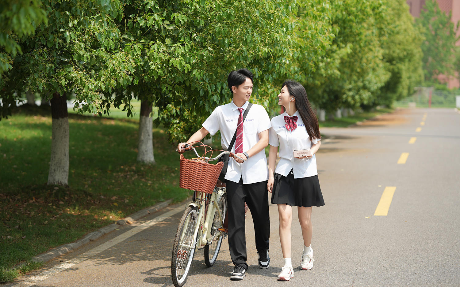Ms Gao & Mr Yang