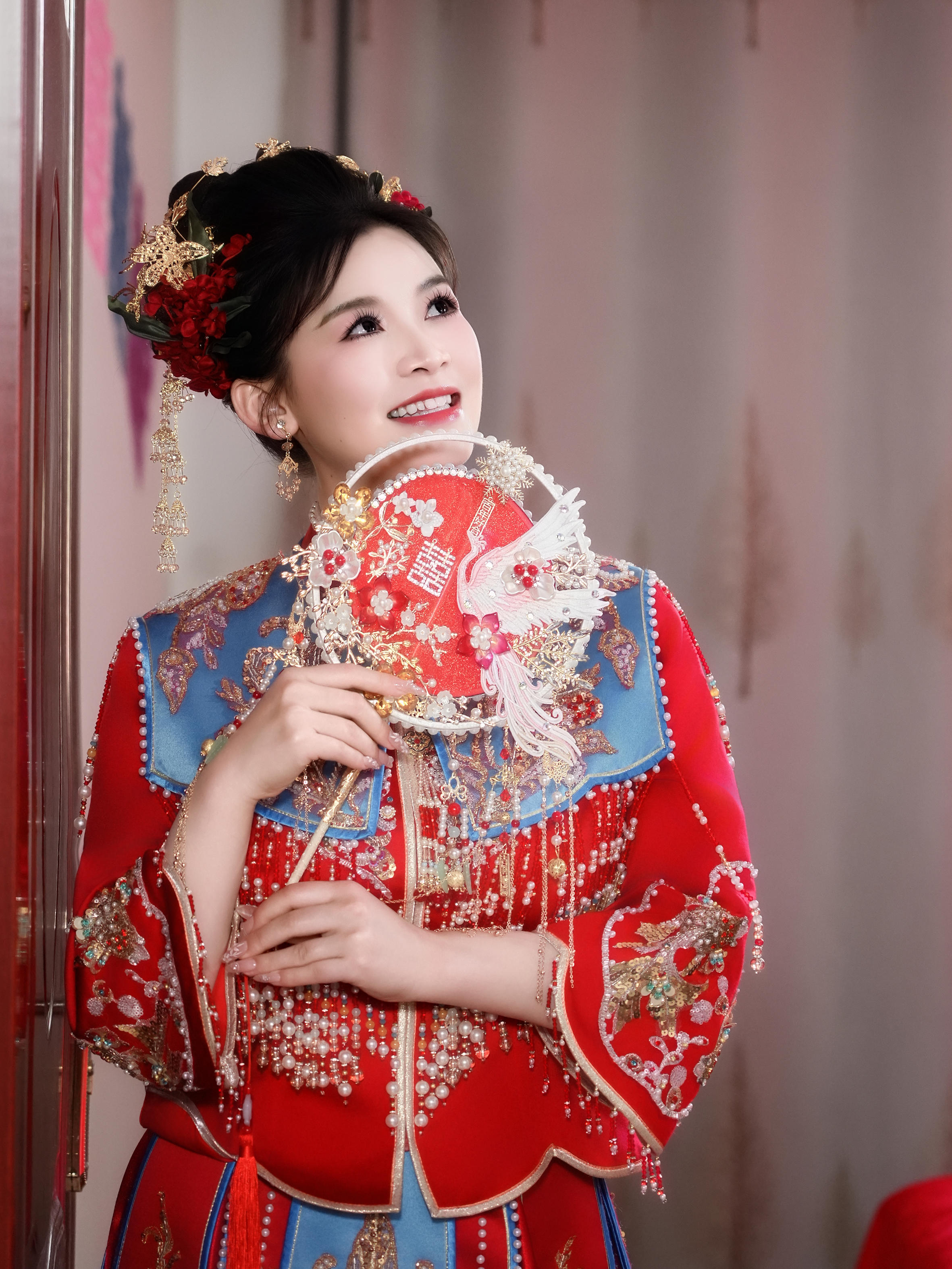 伴随着幸福来到新家  美美的女孩出嫁了