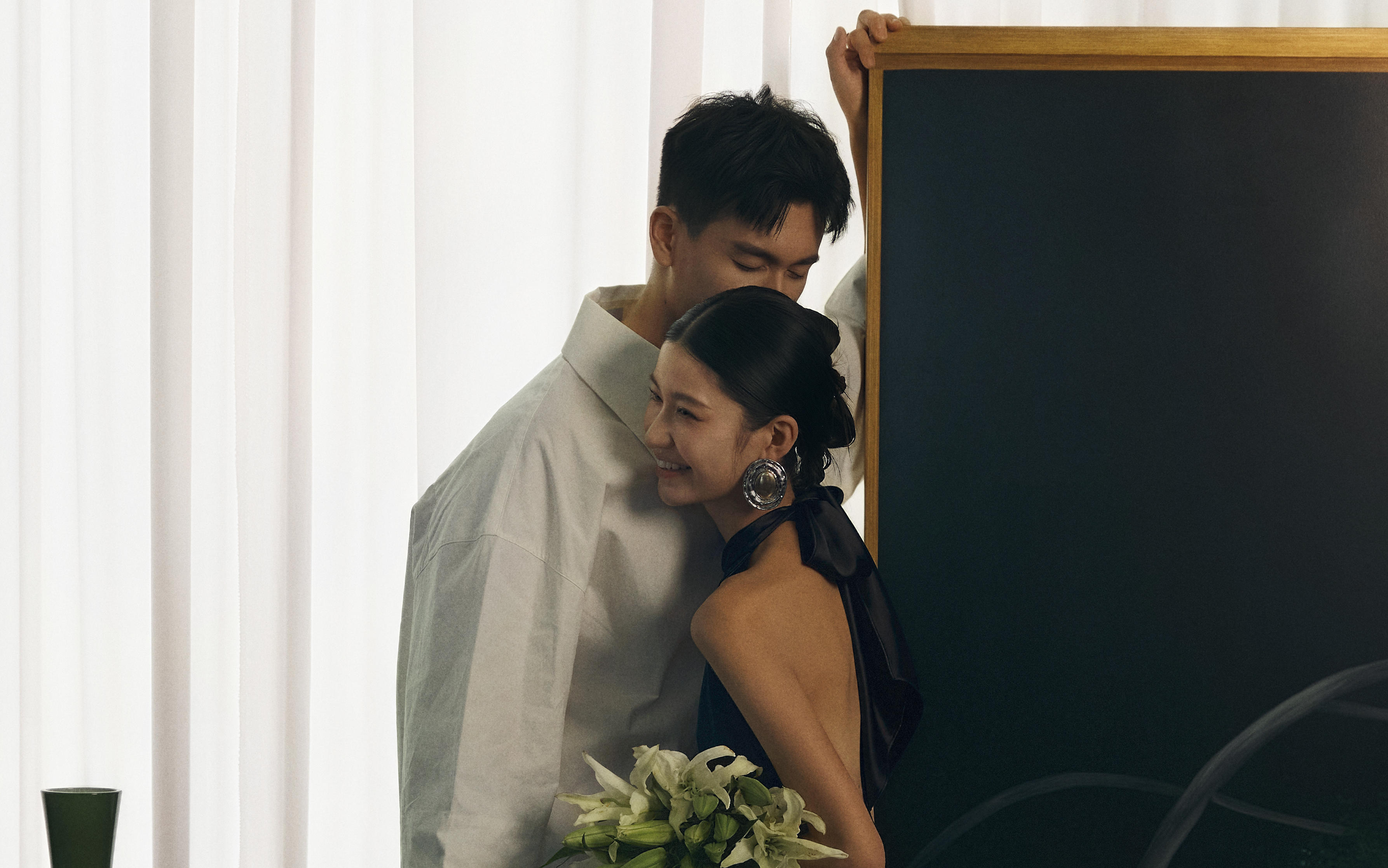 這組極簡婚紗照??把松弛感玩明白啦
