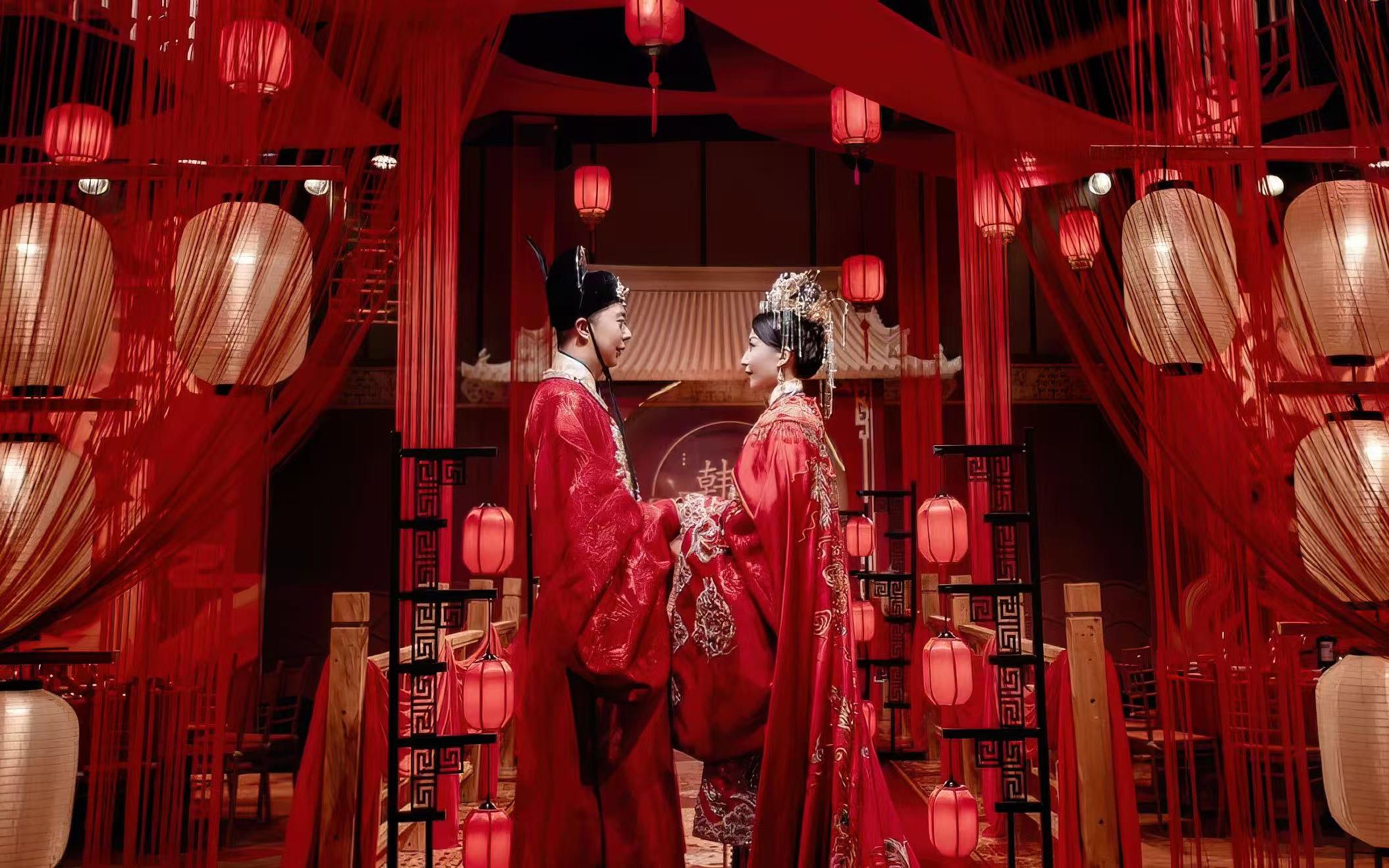 絳紗宮燈?新中式氛圍感婚禮布置