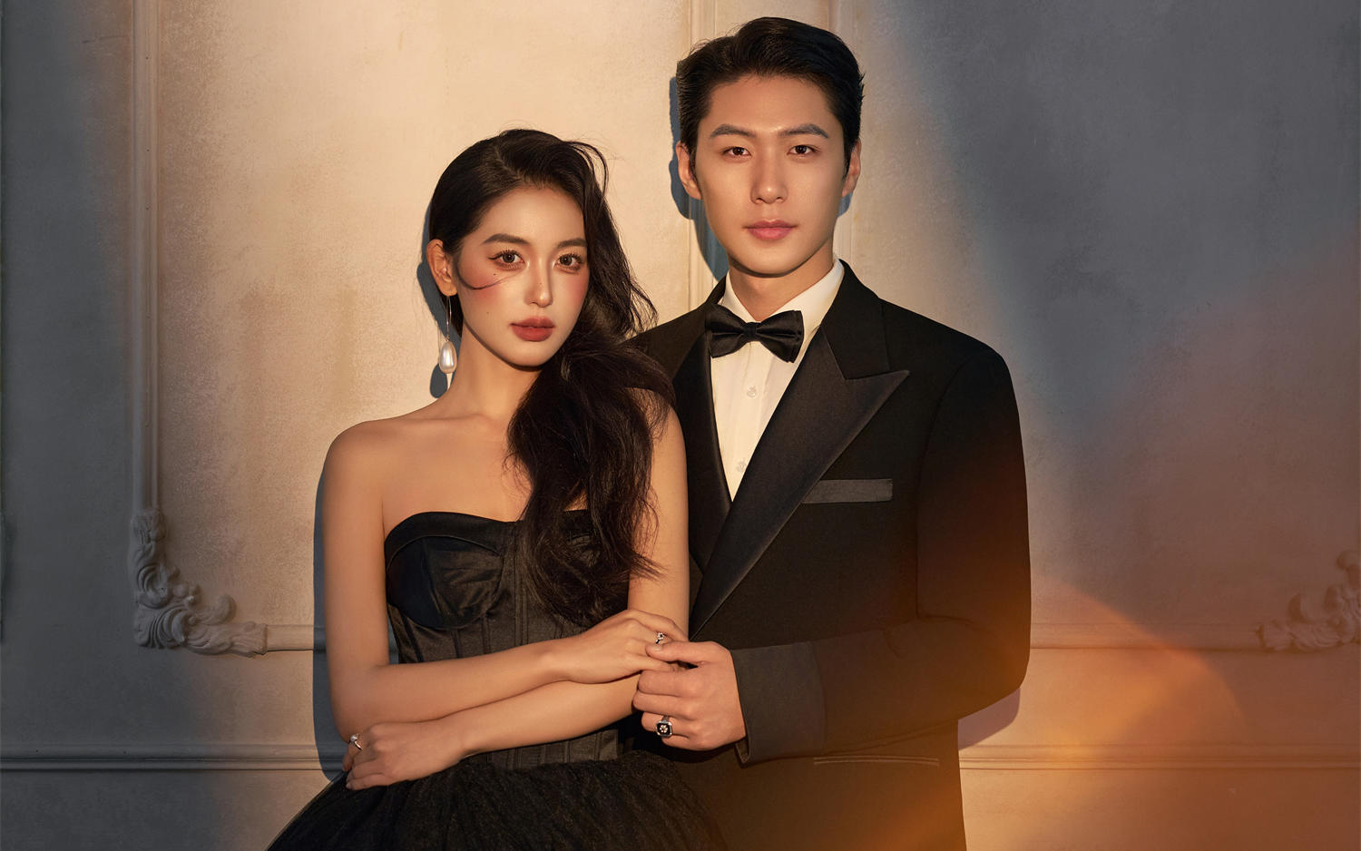 審美狙擊?美到犯規(guī)的黑紗光影婚紗照?。? style=