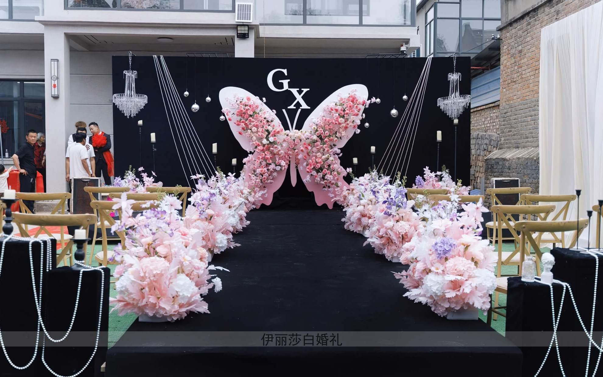 小預(yù)算婚慶策劃一站式 司儀+錄像+跟拍+場(chǎng)景布置
