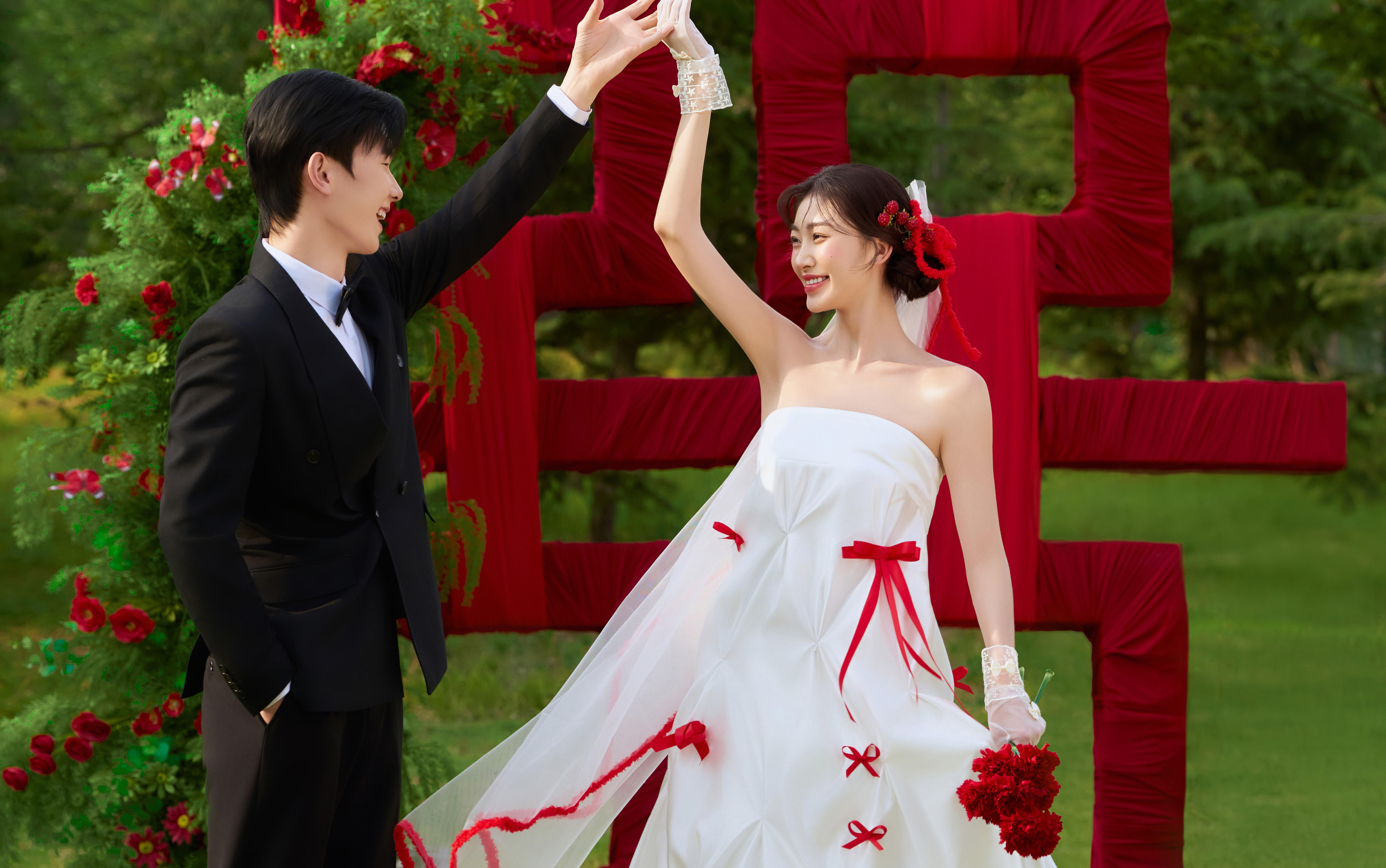 【人气套餐】草坪喜嫁婚照，将爱意揉进清风里