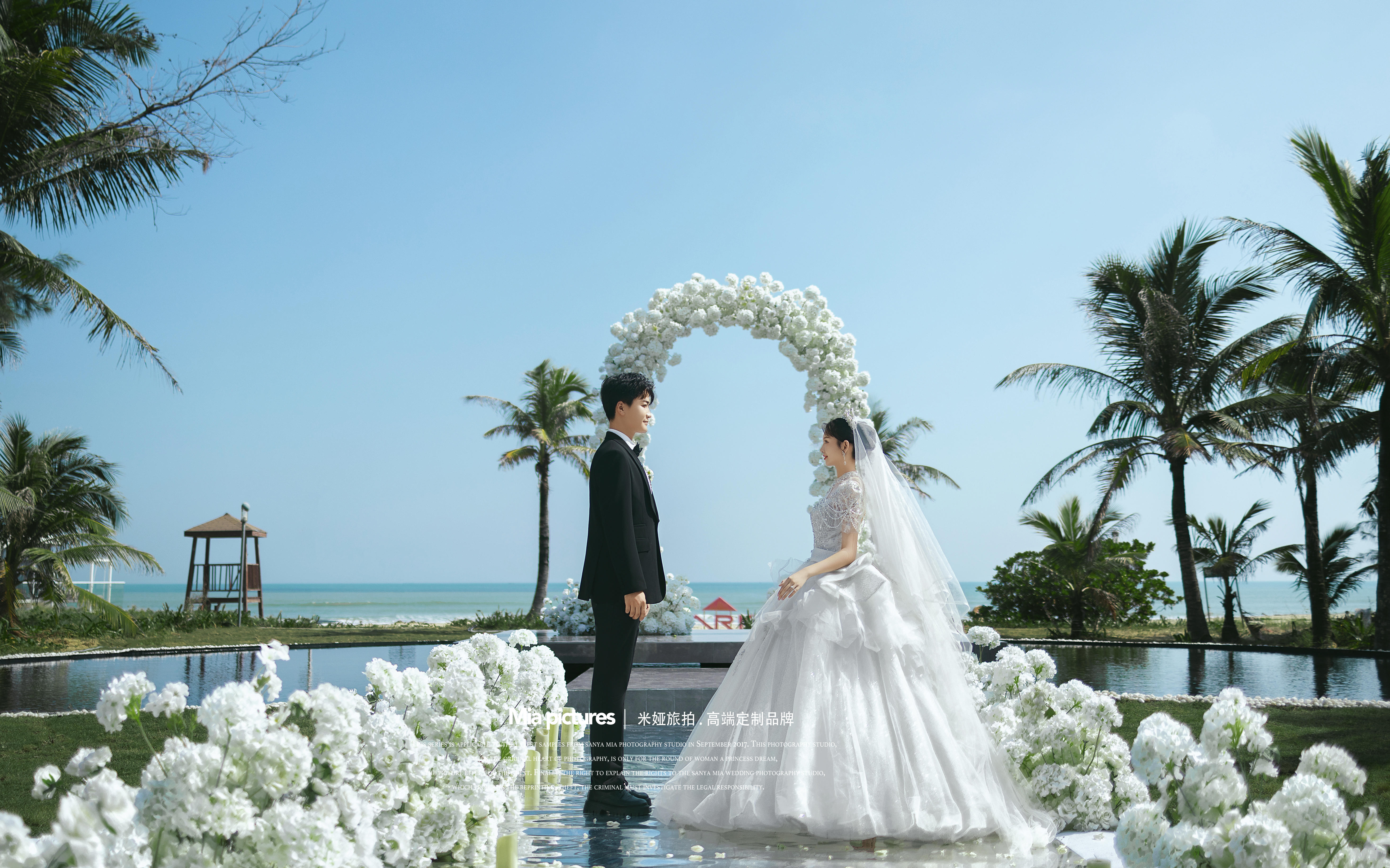 在三亚婚纱婚礼，把爱拍成了「海风与浪花的诗」🌊