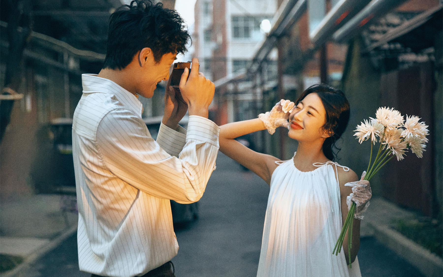 被街坊鄰居追著問的婚紗照！！老街膠片感yyds