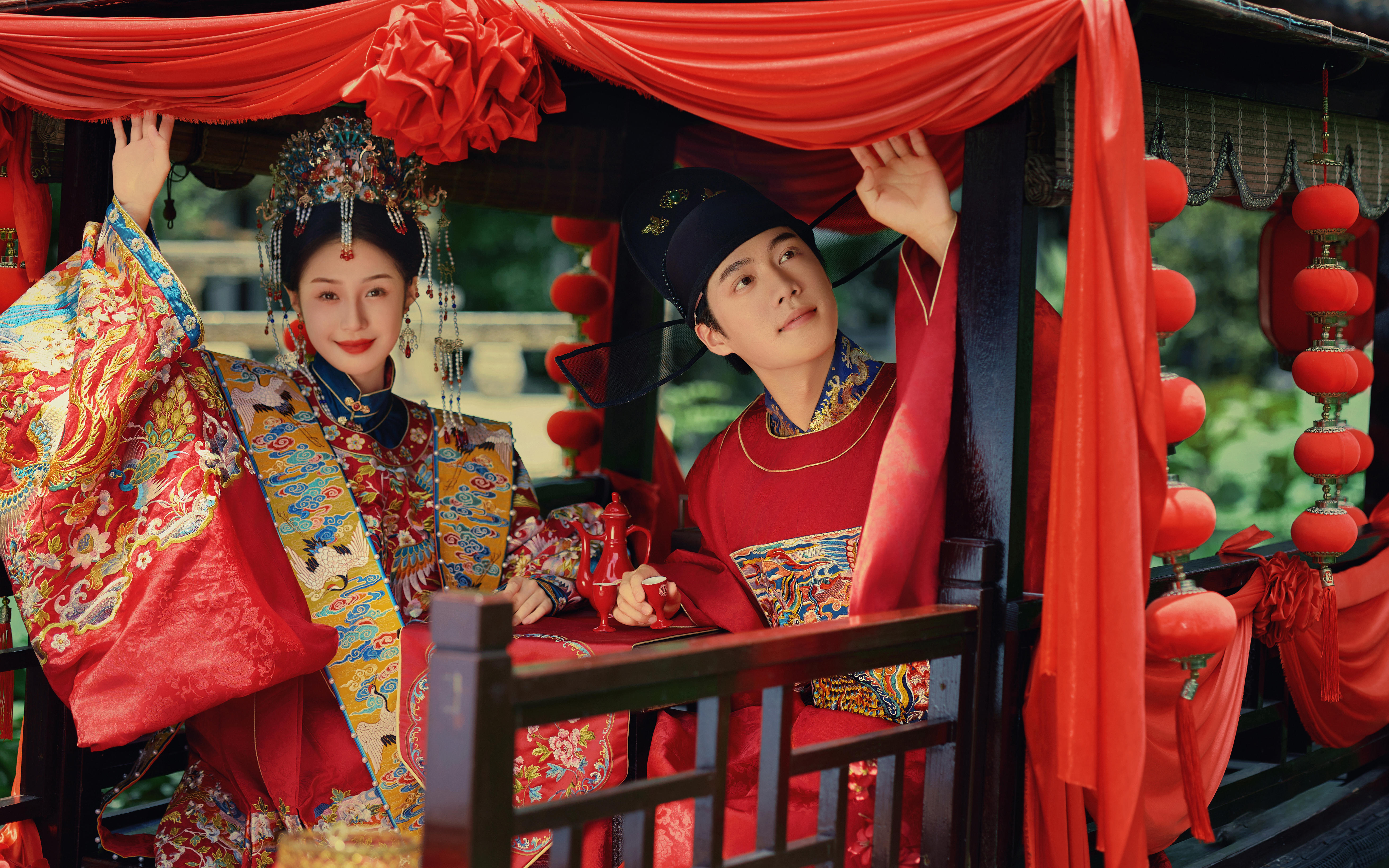 一眼封神✨这组水上明制婚纱照，拍出江南迎亲名场面