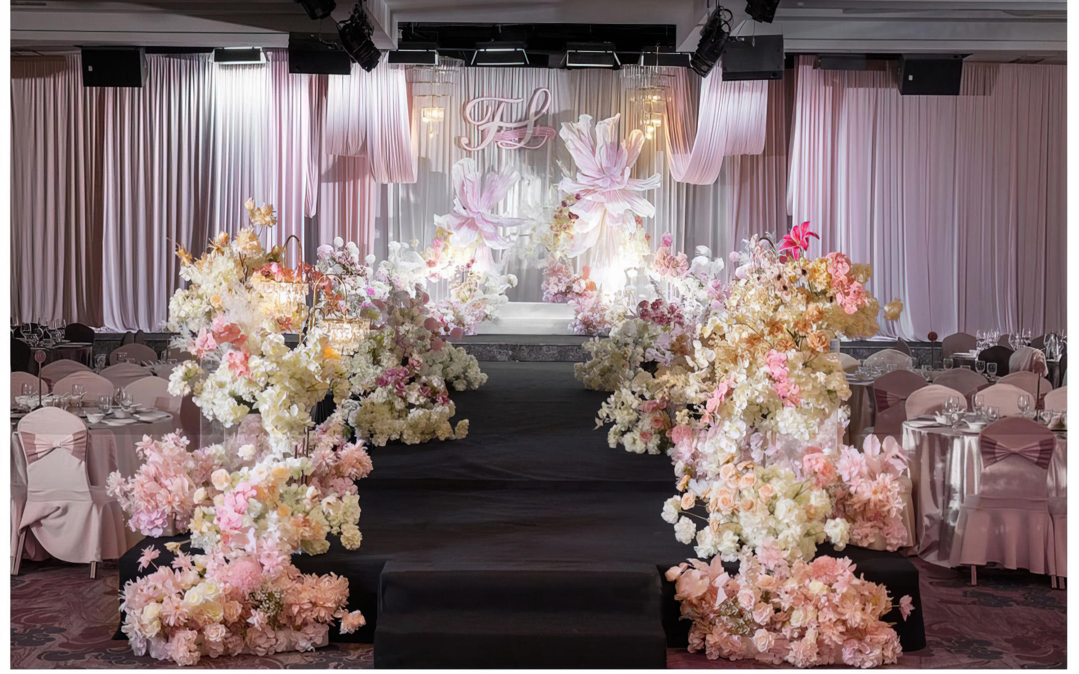 以粉为媒，以花为聘，赴一场浪漫之约