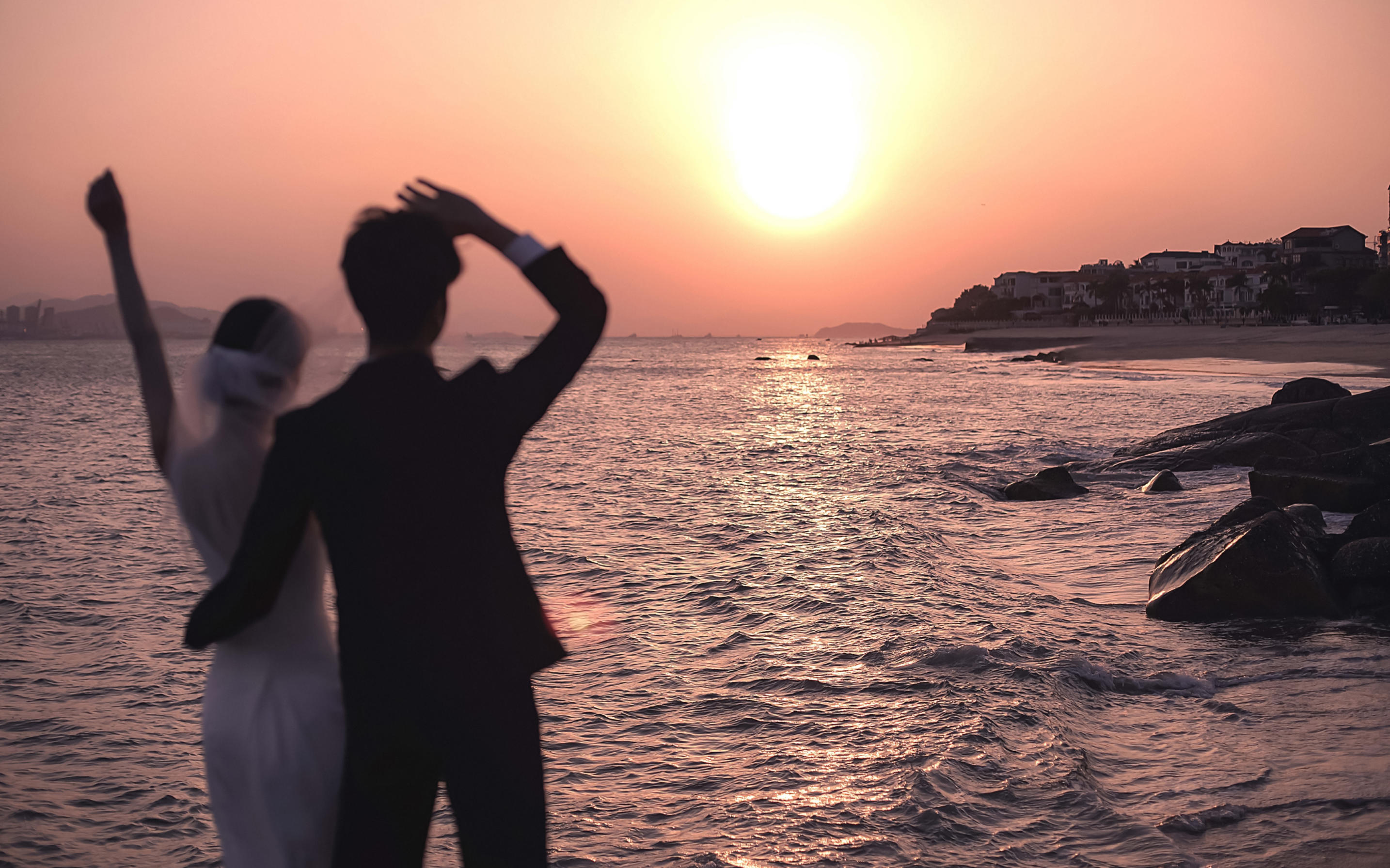 观湖海边+爱在海边夕阳婚纱照里！