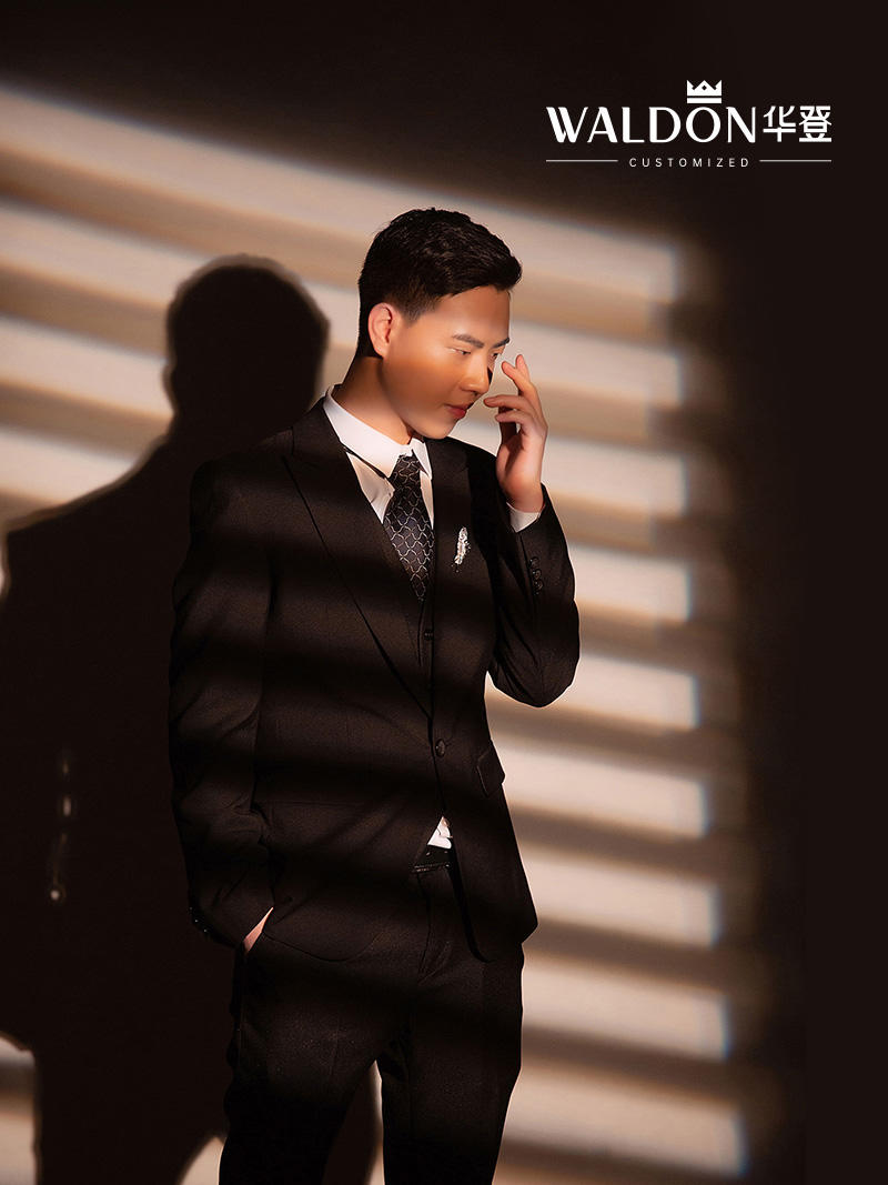 黑色枪驳领三件套