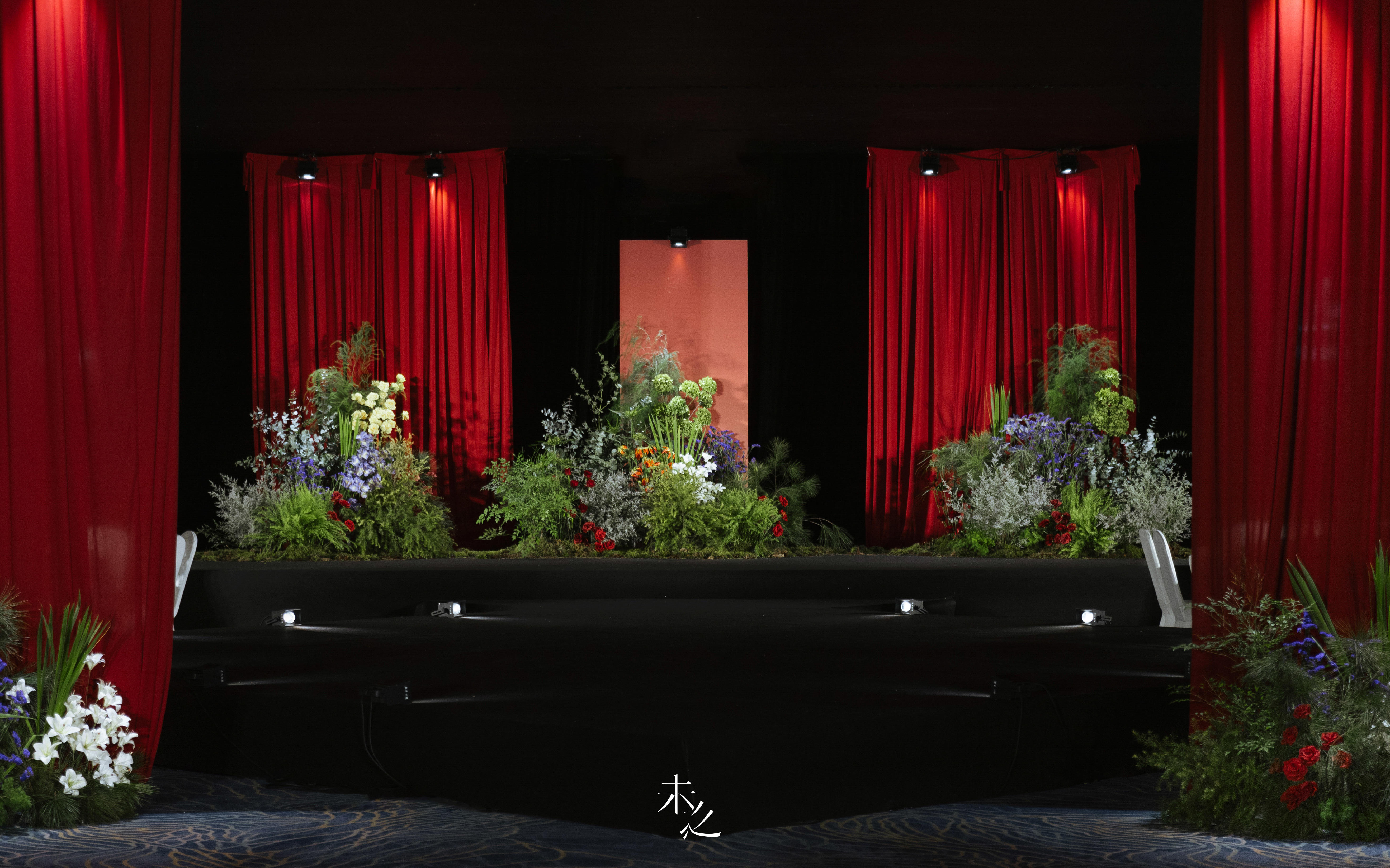 如果愛情有顏色，那么一定是炙熱的紅