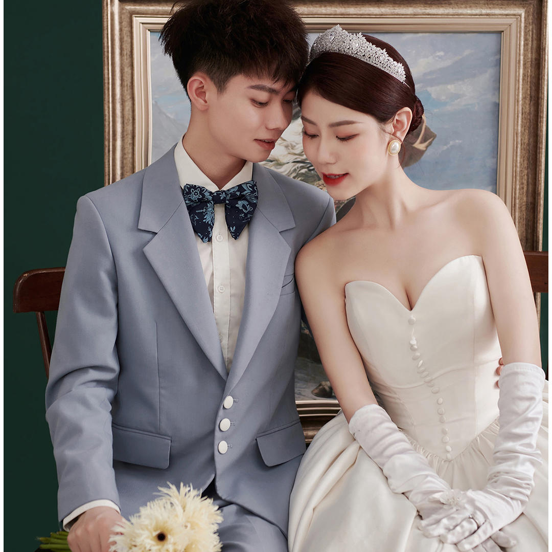 【后古客照欣赏】室内轻复古婚纱照极简法式油画感