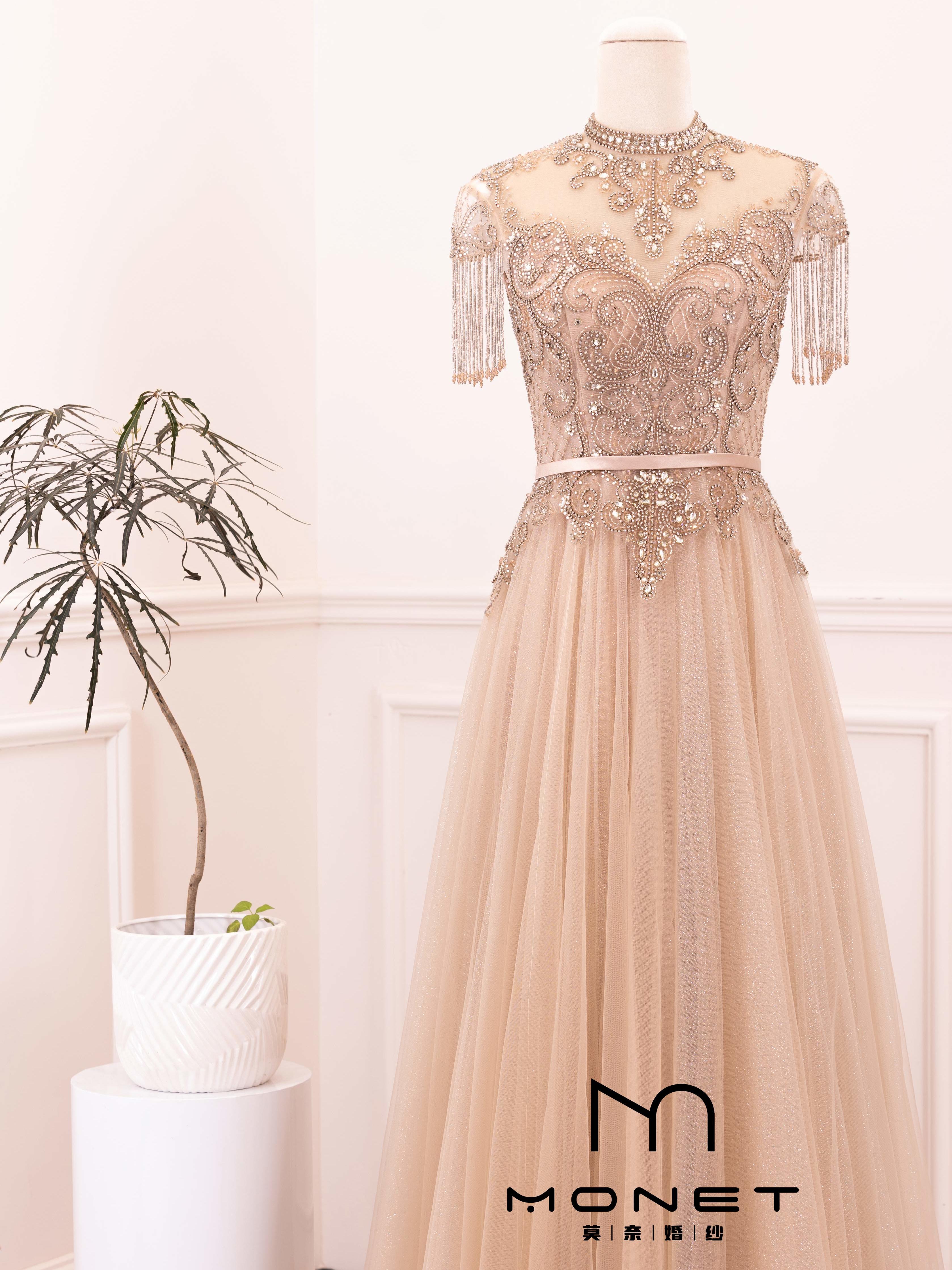 香槟色奢华半高领晚礼服