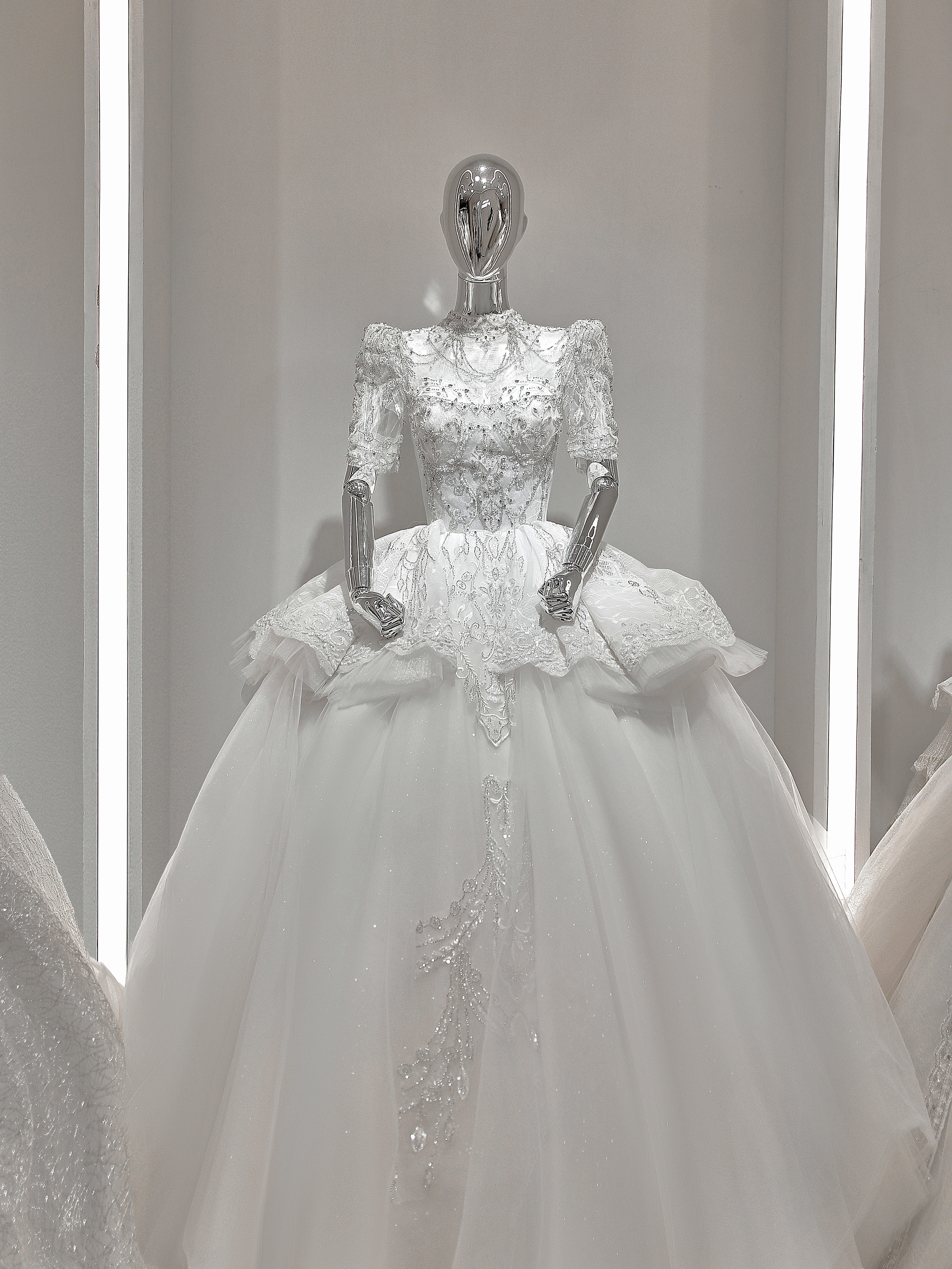 设计款拖尾婚纱组合