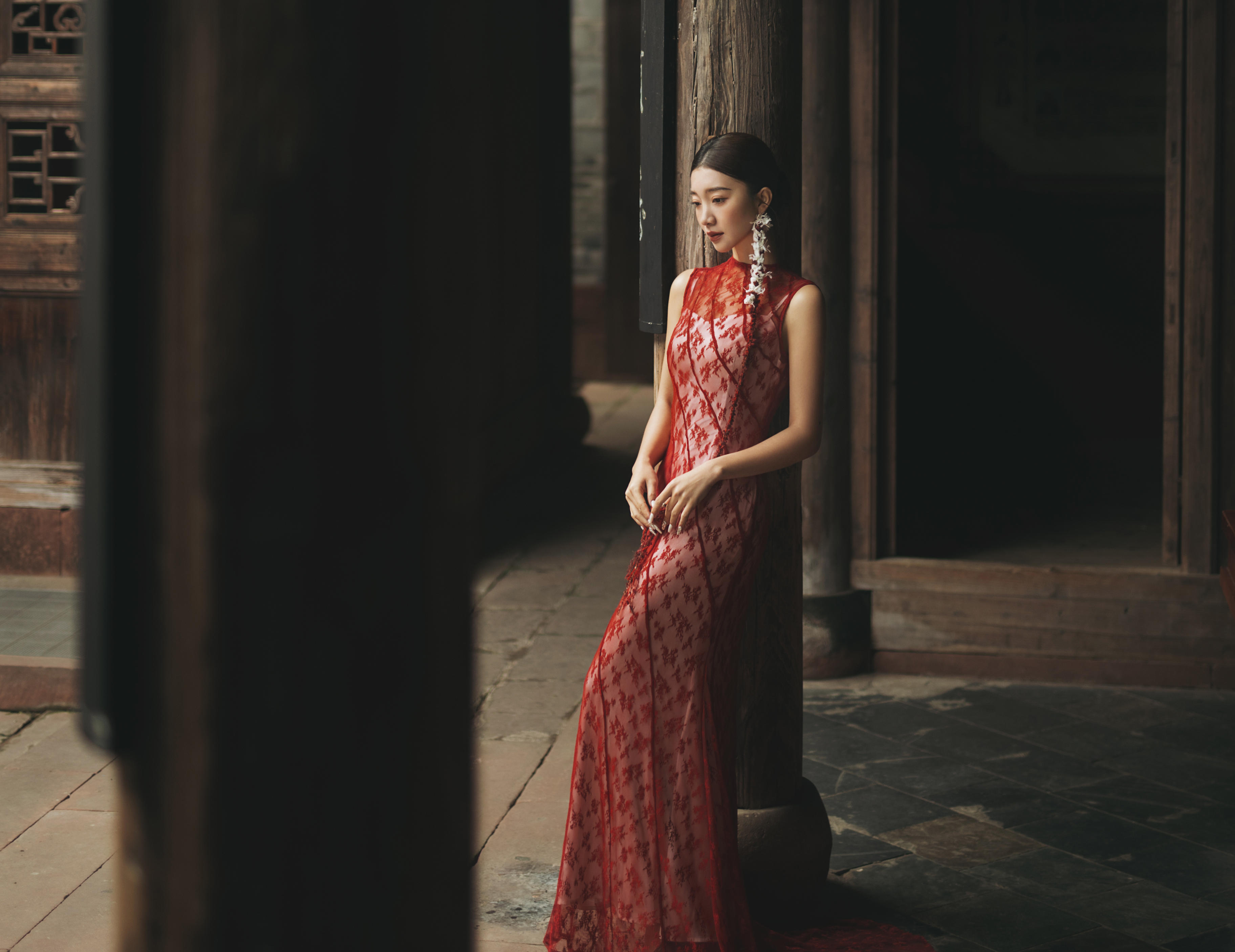 东方婚色，一院红影诉情深