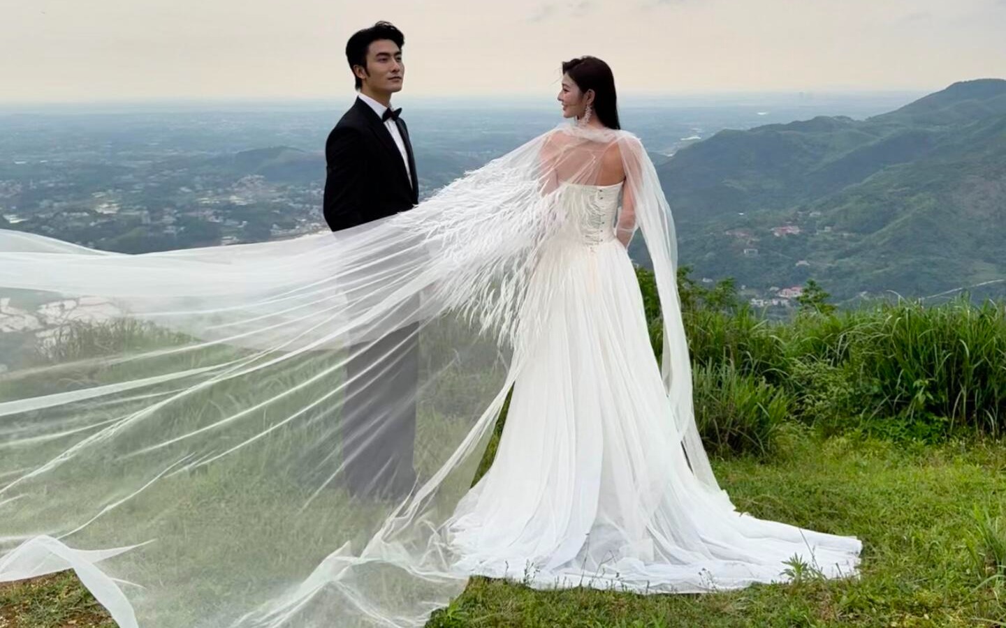 山野藏不住的爱意，我的山顶婚纱照