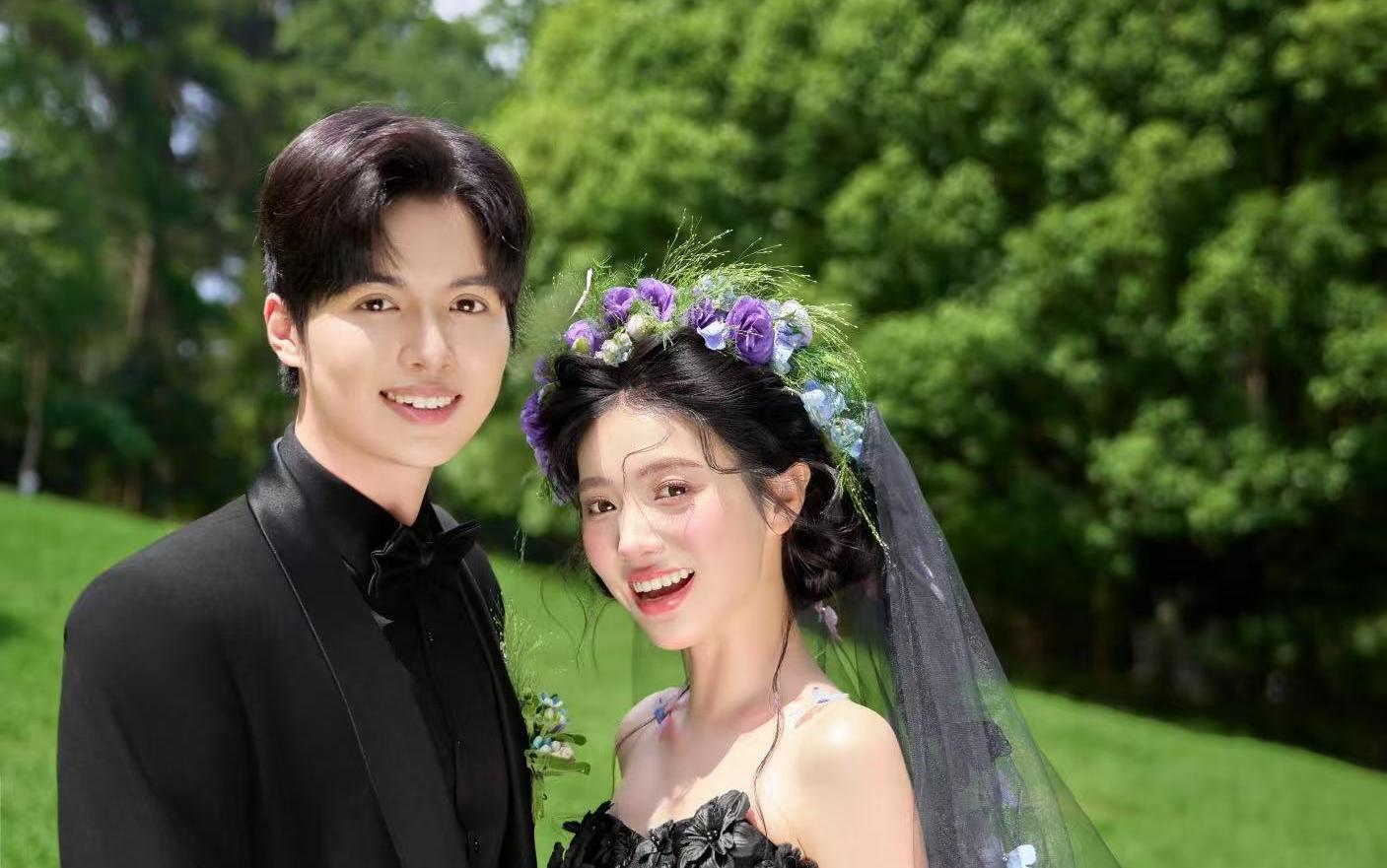 草坪婚纱照