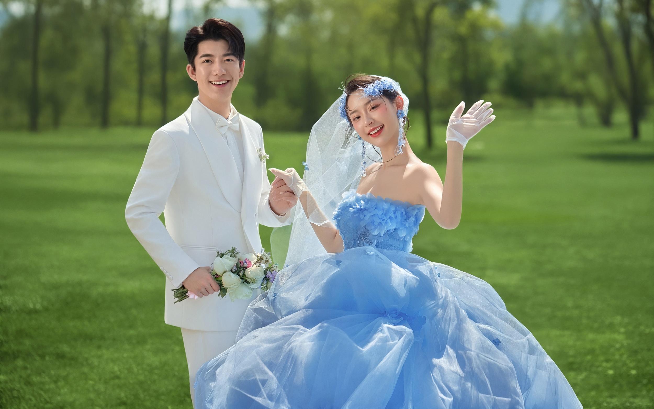 被问爆的蓝色花神婚纱照，美到犯规~