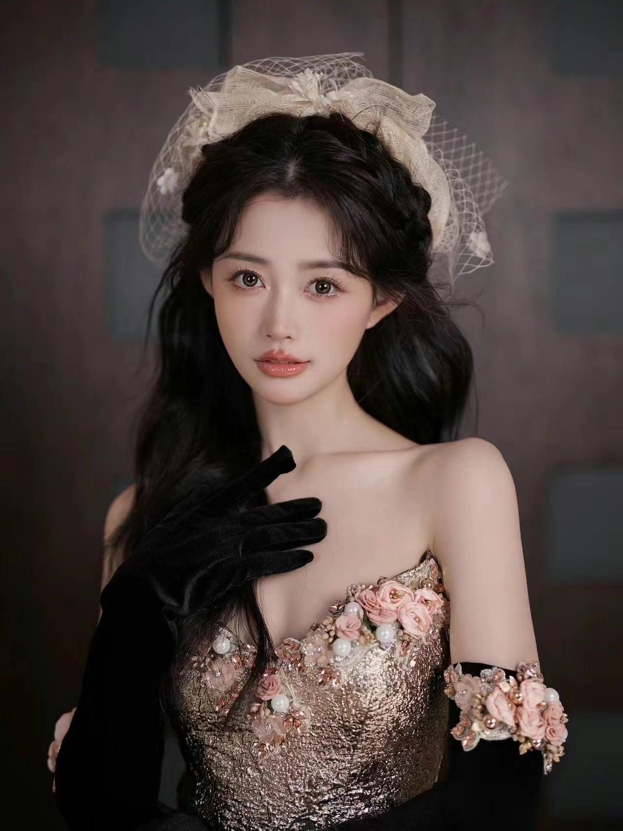 订婚妆＋礼服任选