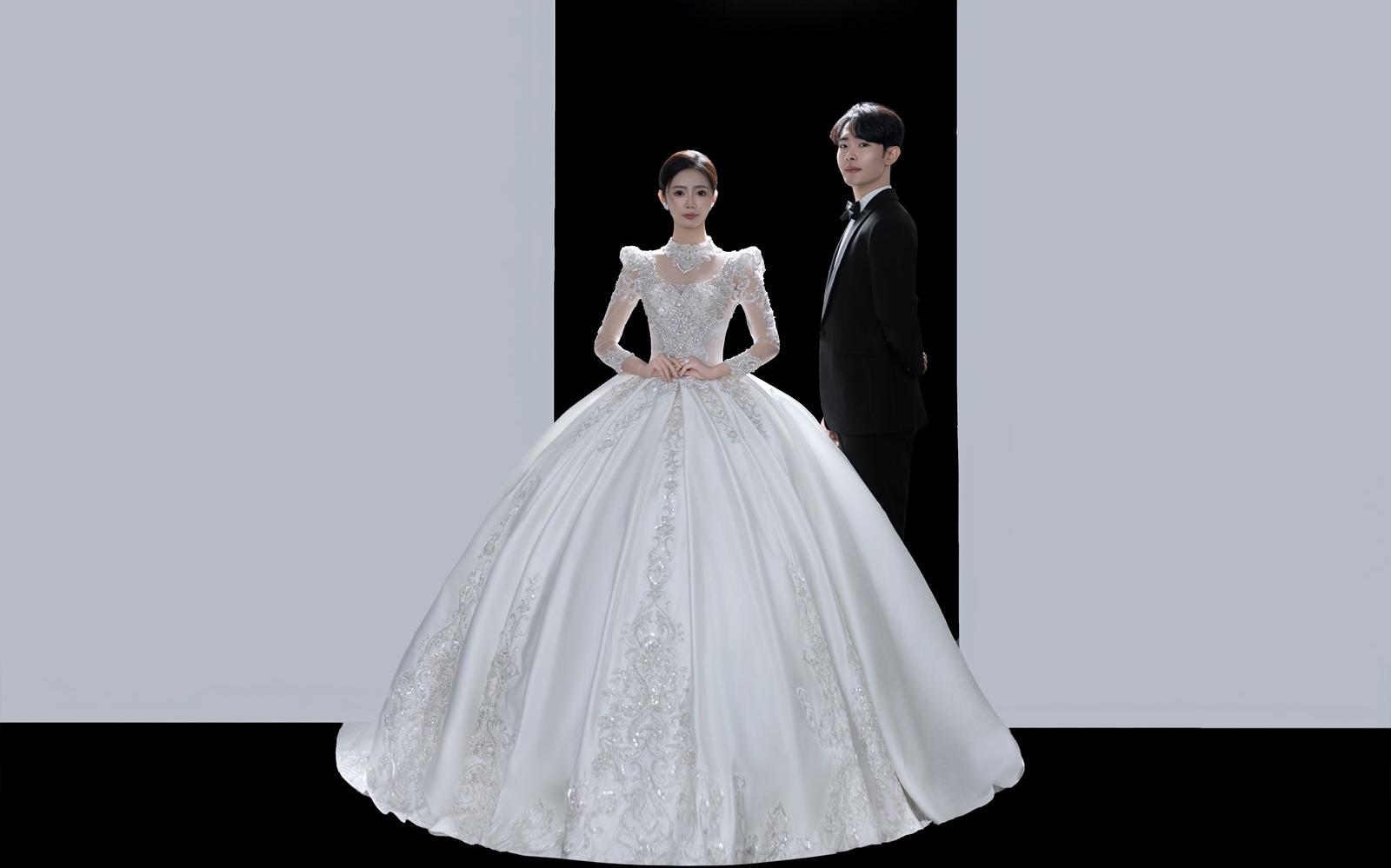 哦莫‼️我的高定光影婚纱照简直嘎嘎乱杀~
