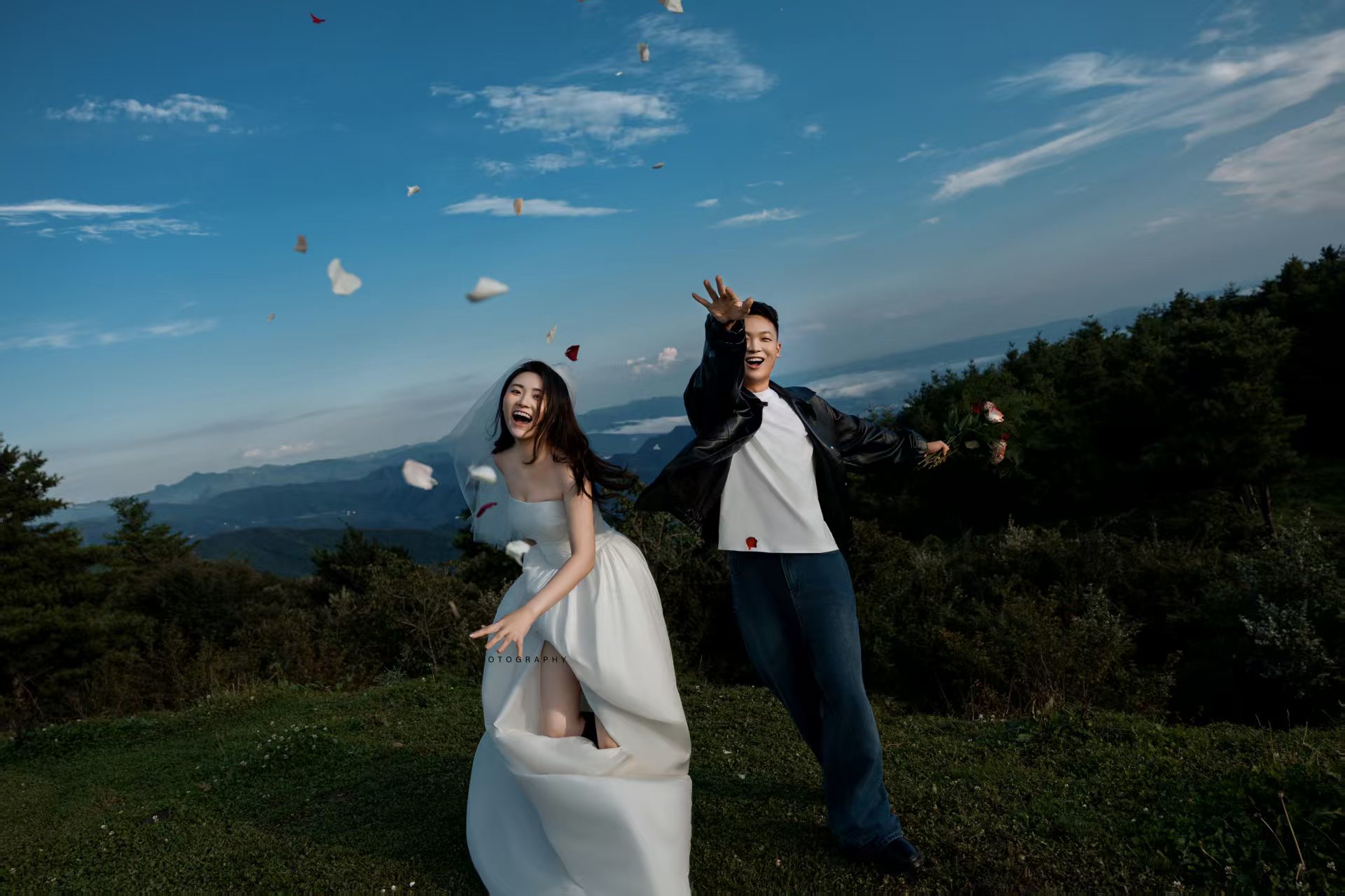 超绝活着人婚纱照
