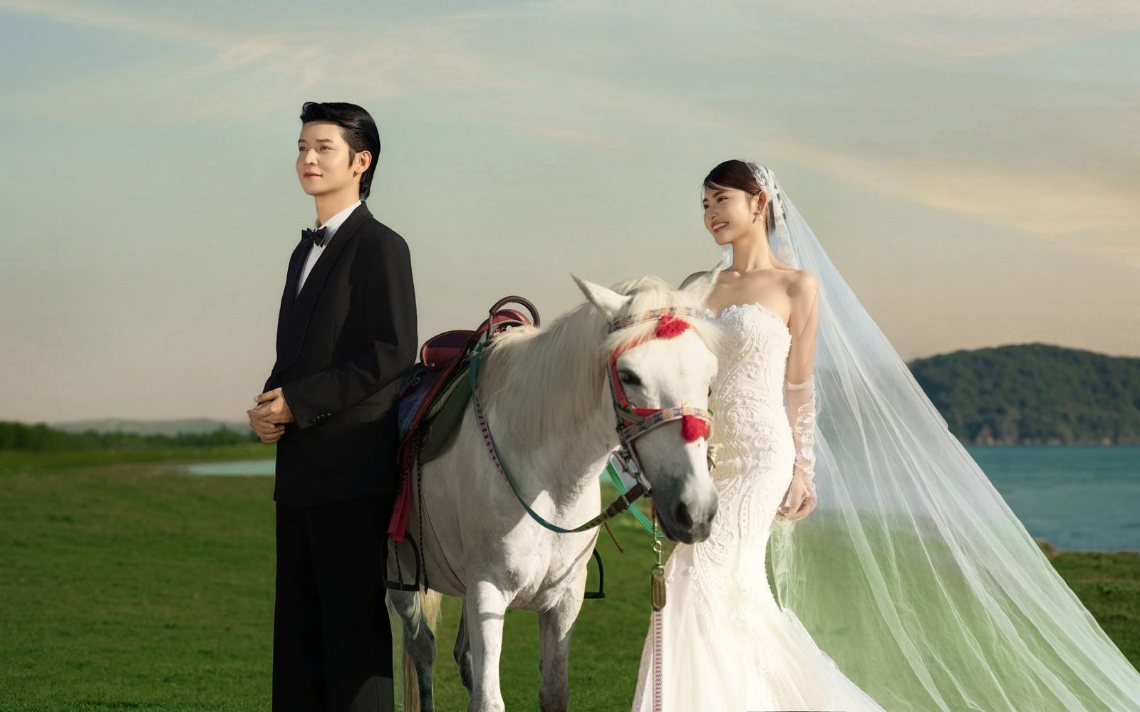太浪漫叭❗湖边的白马仪式感婚纱照