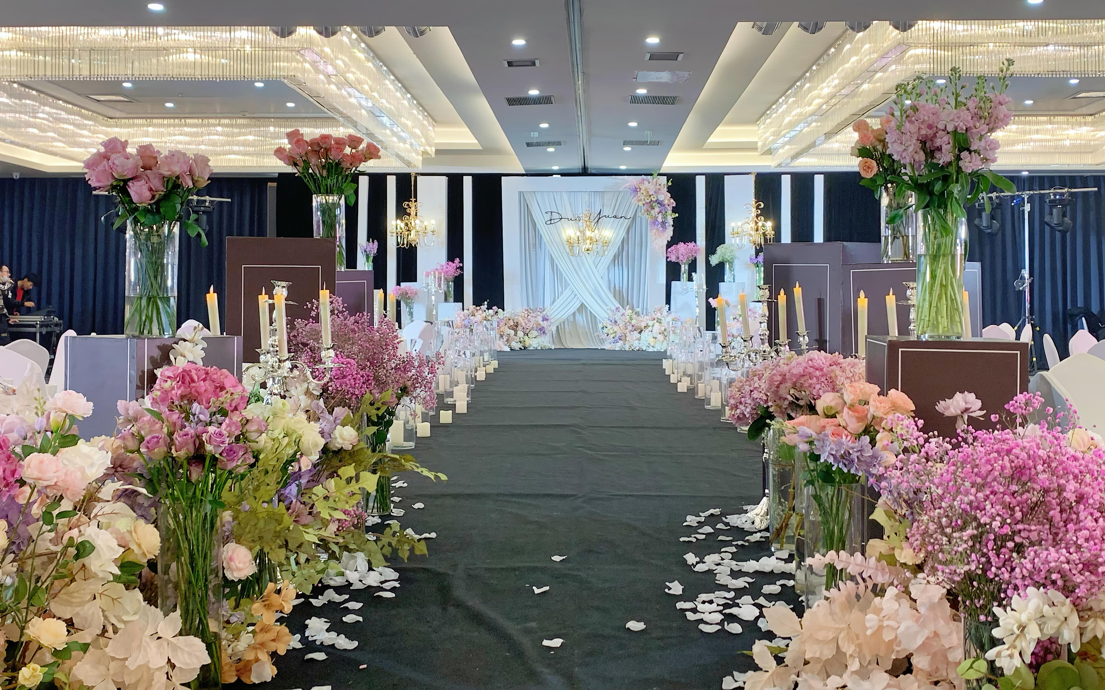 缤纷粉调婚礼｜优雅精致的一站式布置服务