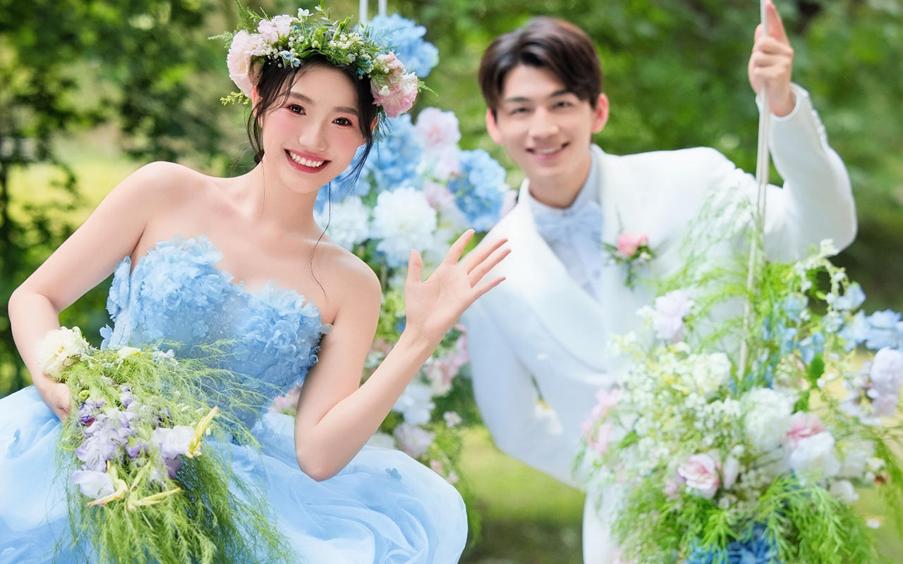 坠入童话的瞬间｜蓝色森系婚纱照浪漫存档
