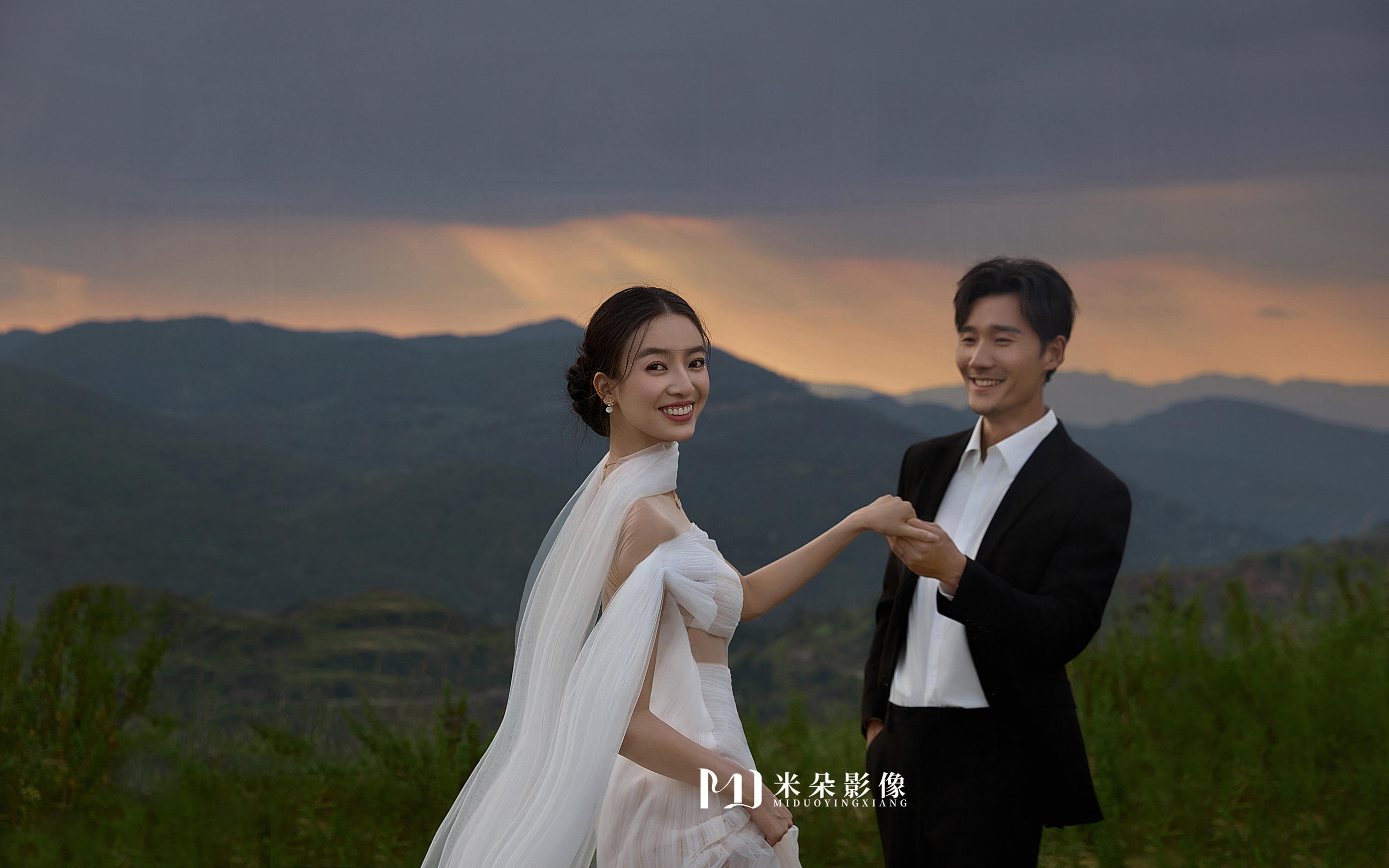 东莞白石山+山顶夕阳氛围感婚纱照