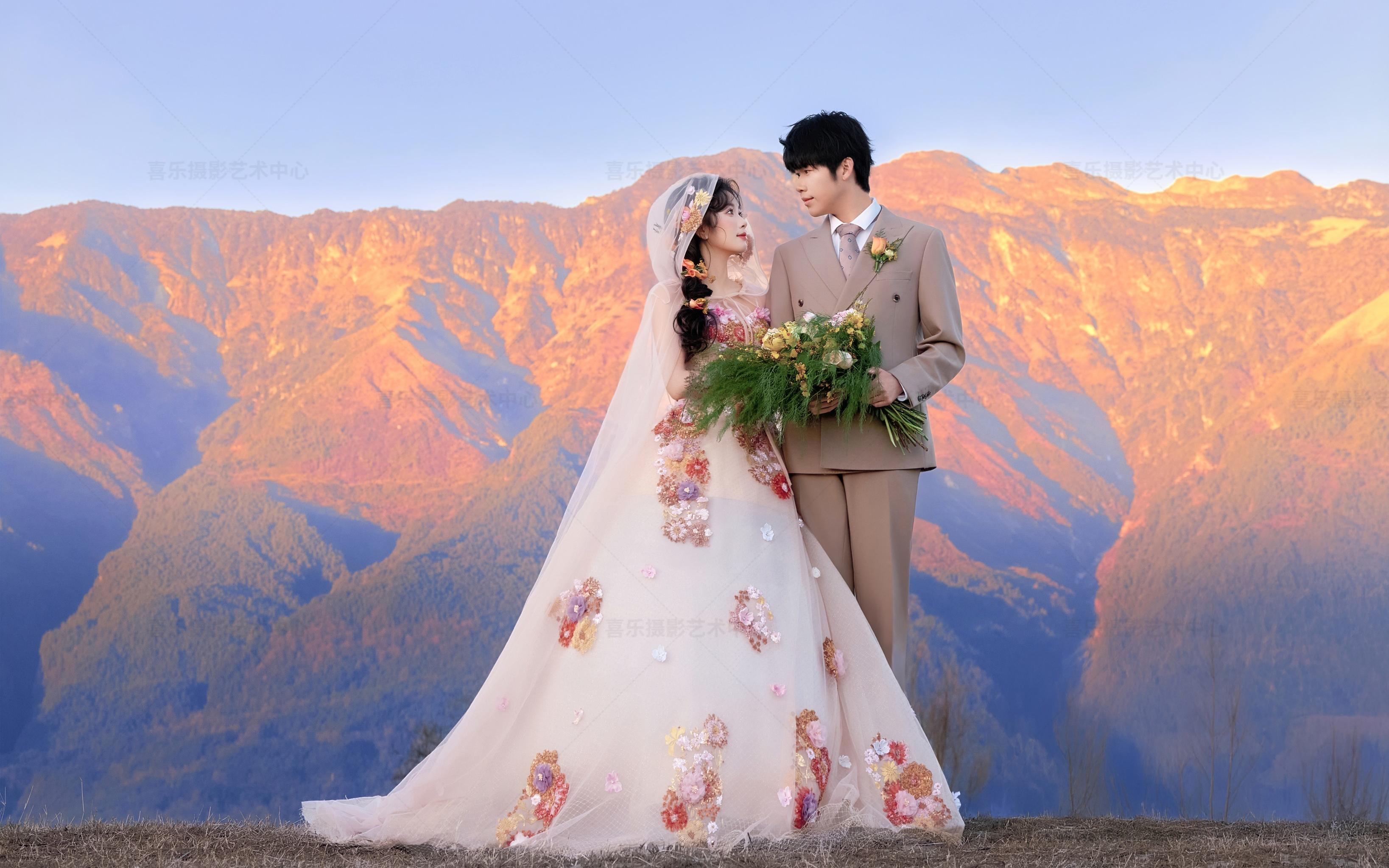 日照金山洱海日出